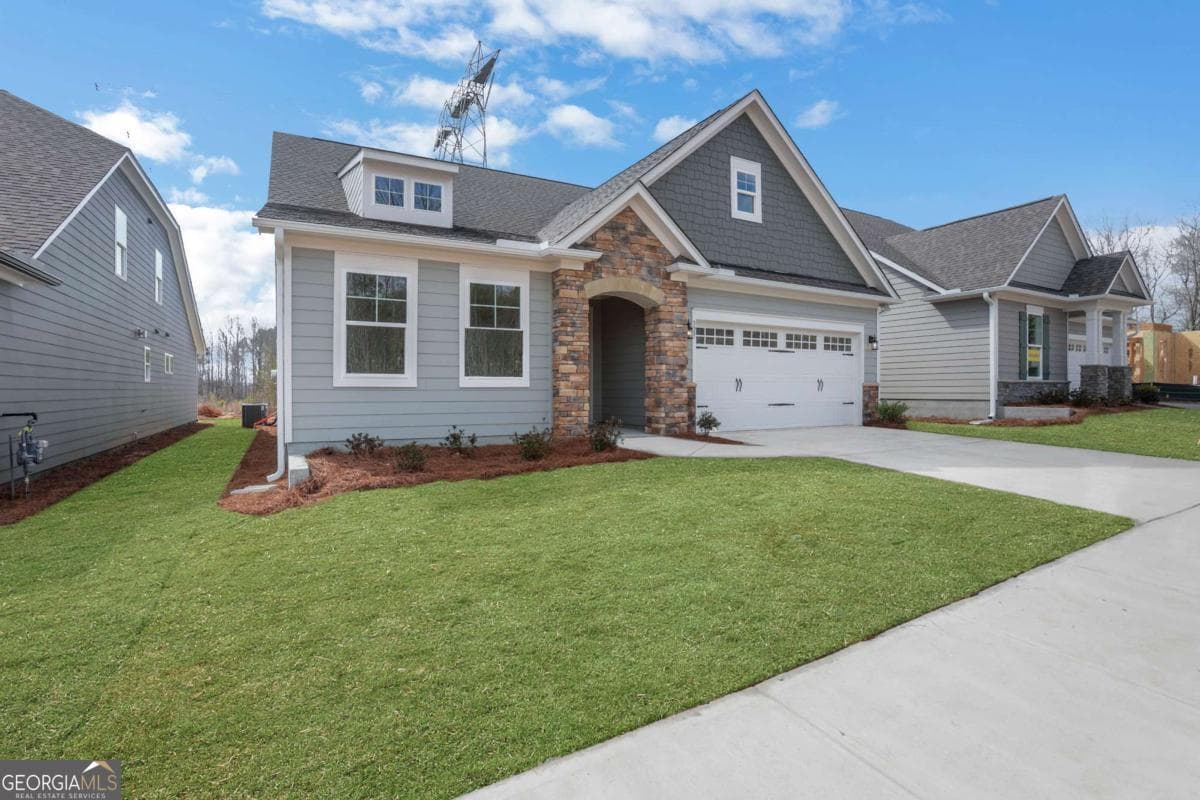 325 Conifer Ln — photo 1