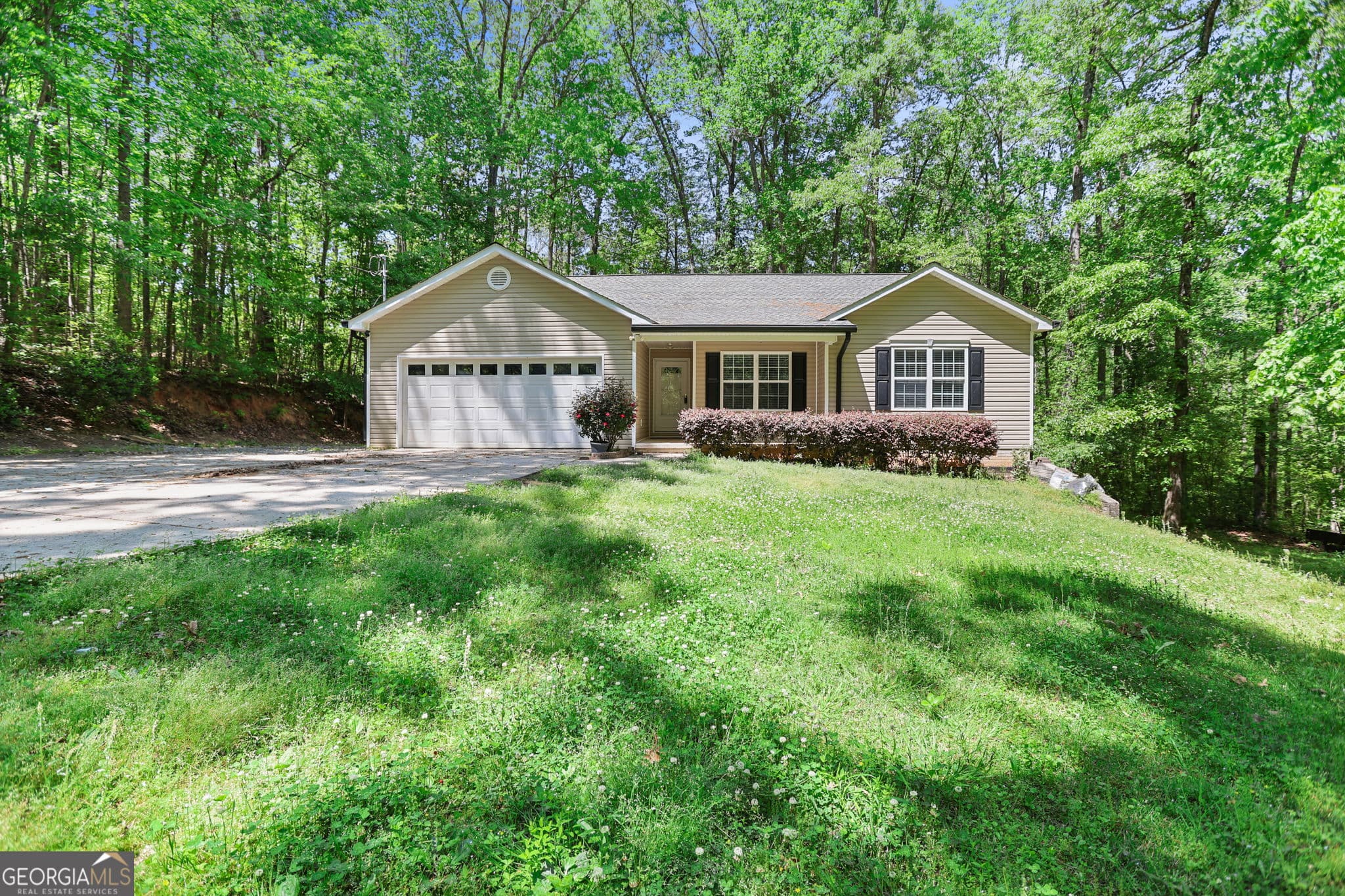 107 Trisha Ln — photo 1