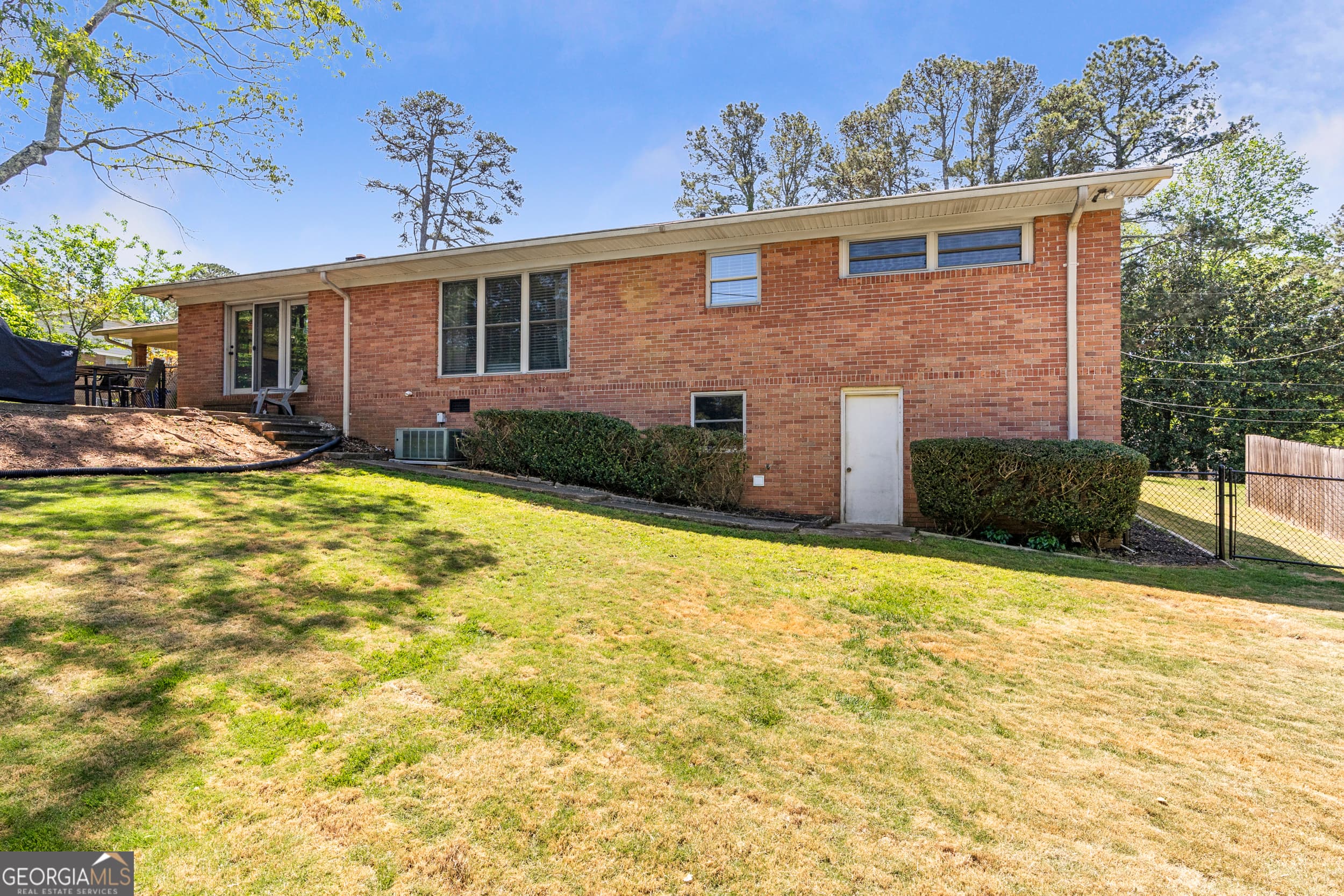 2037 Pine Tree Trail — photo 36