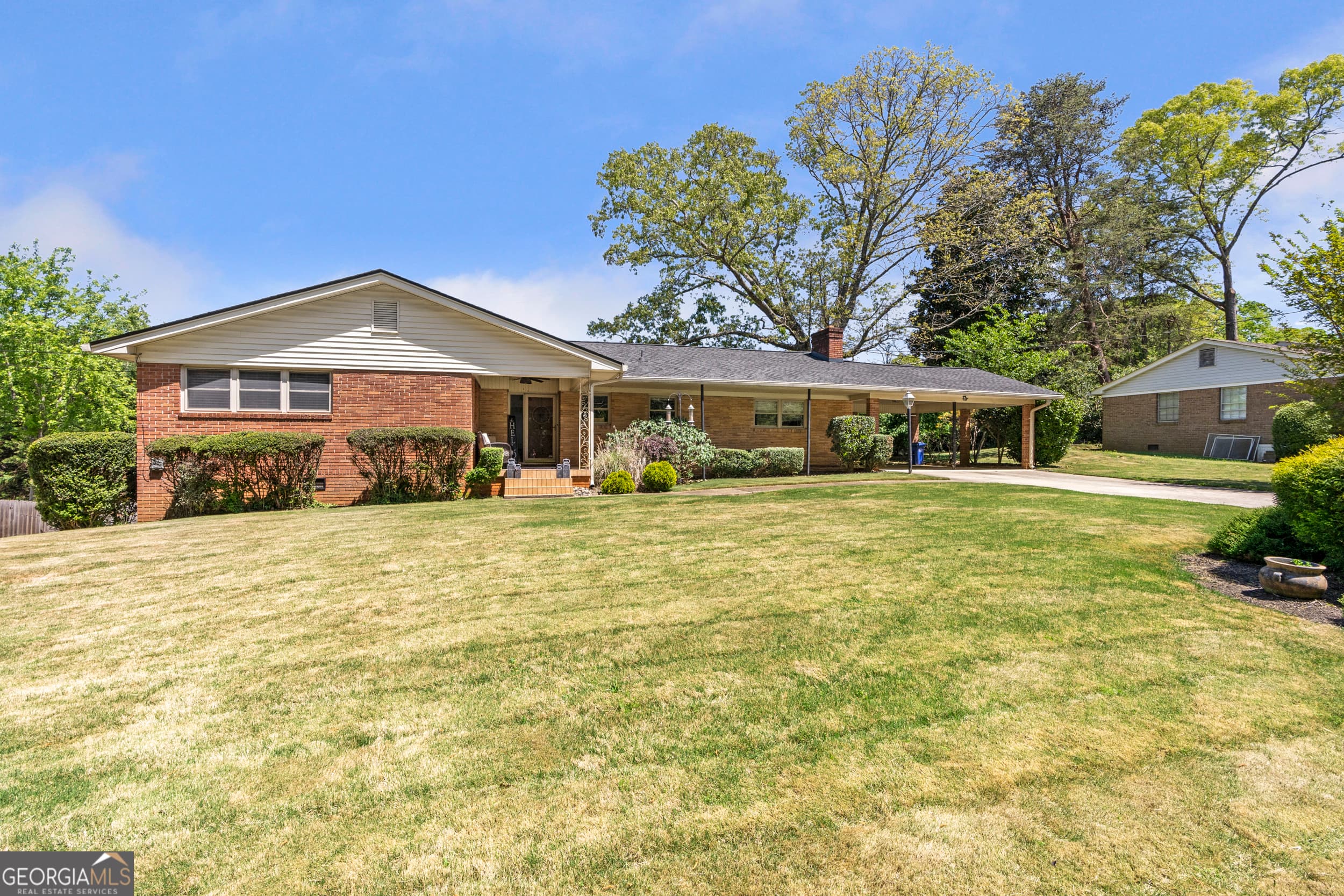 2037 Pine Tree Trail — photo 1