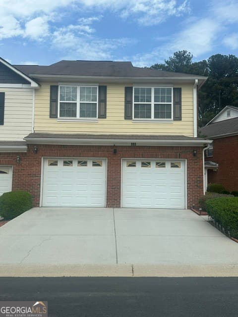 988 Treymont Way — photo 2