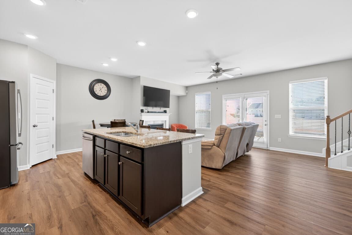 3652 Prospect Point Dr — photo 2