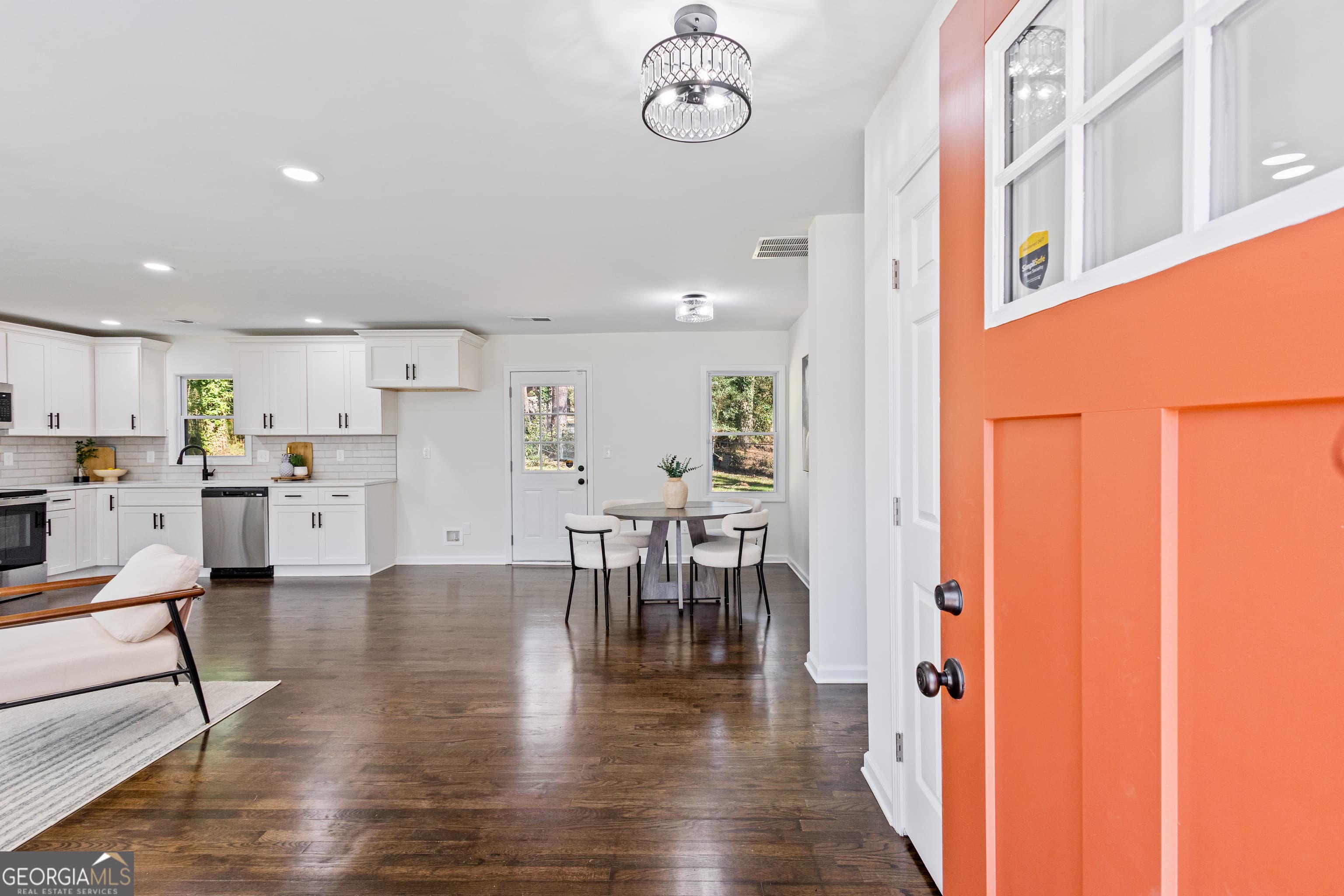 3252 Pinehill Dr — photo 2