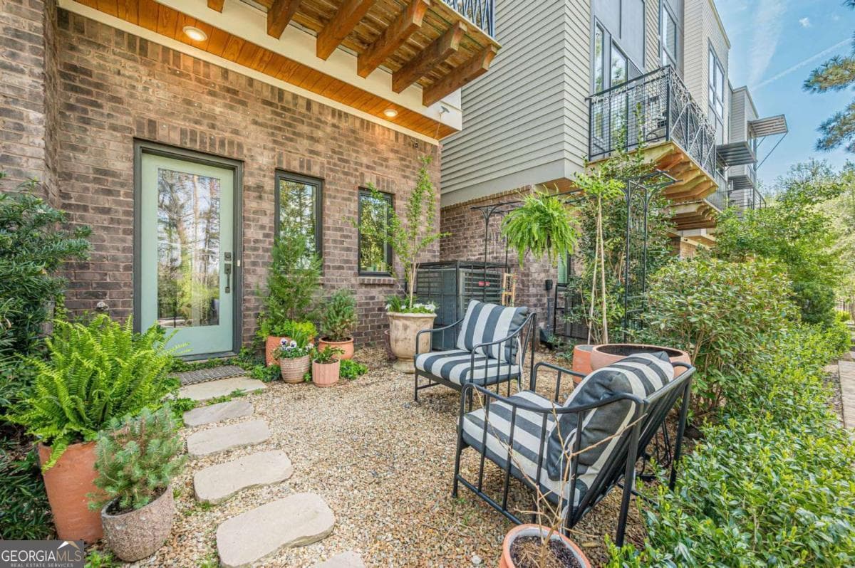 2199 Lenox Ne Rd 7 — photo 2