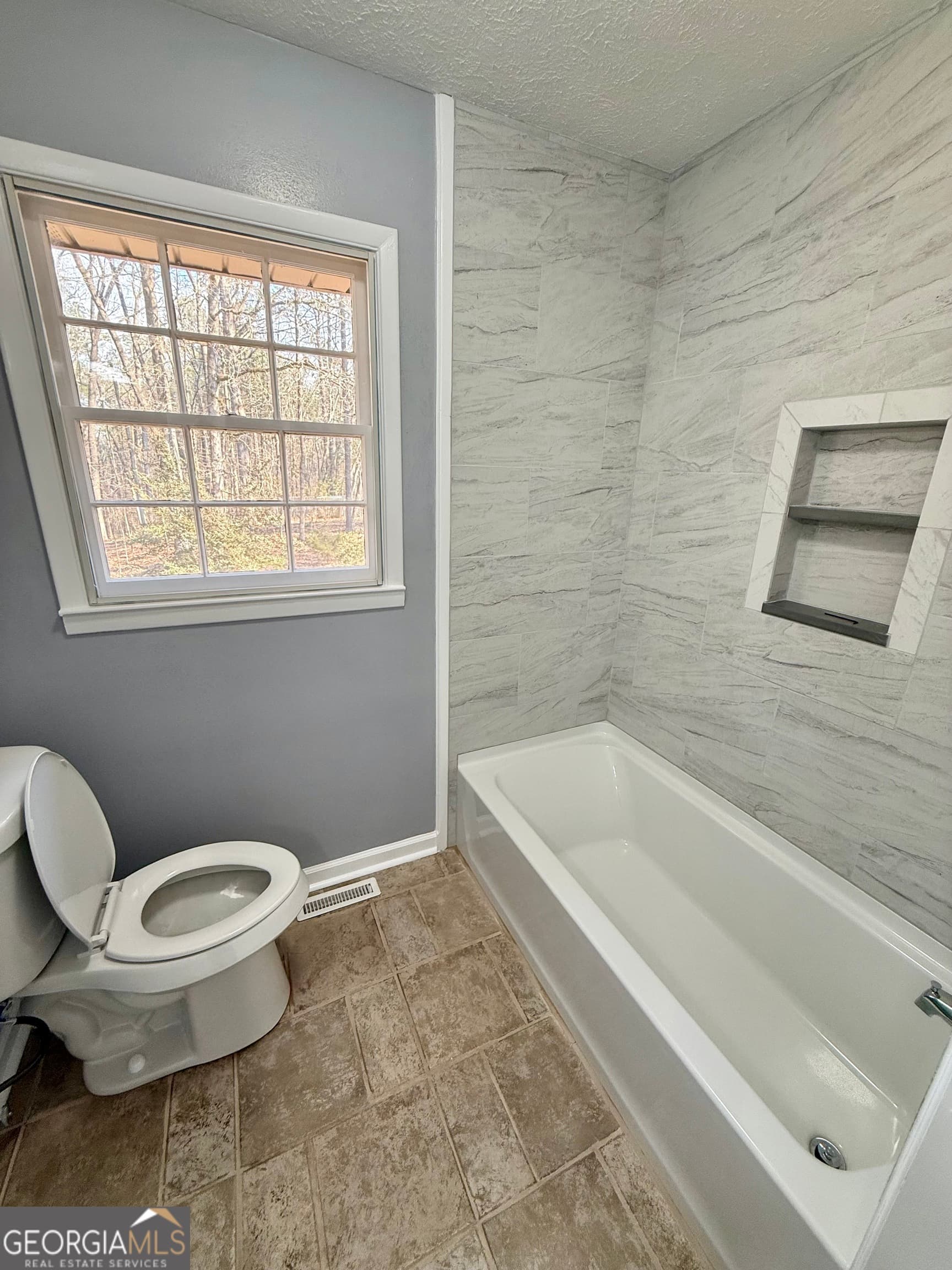 90 Hickory Ln — photo 2