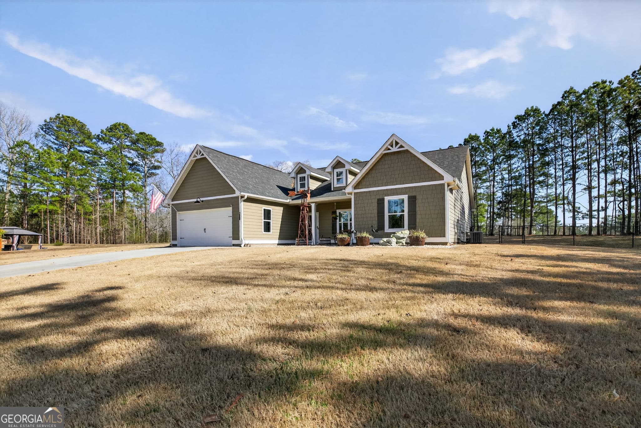 213 Randall Dr — photo 2