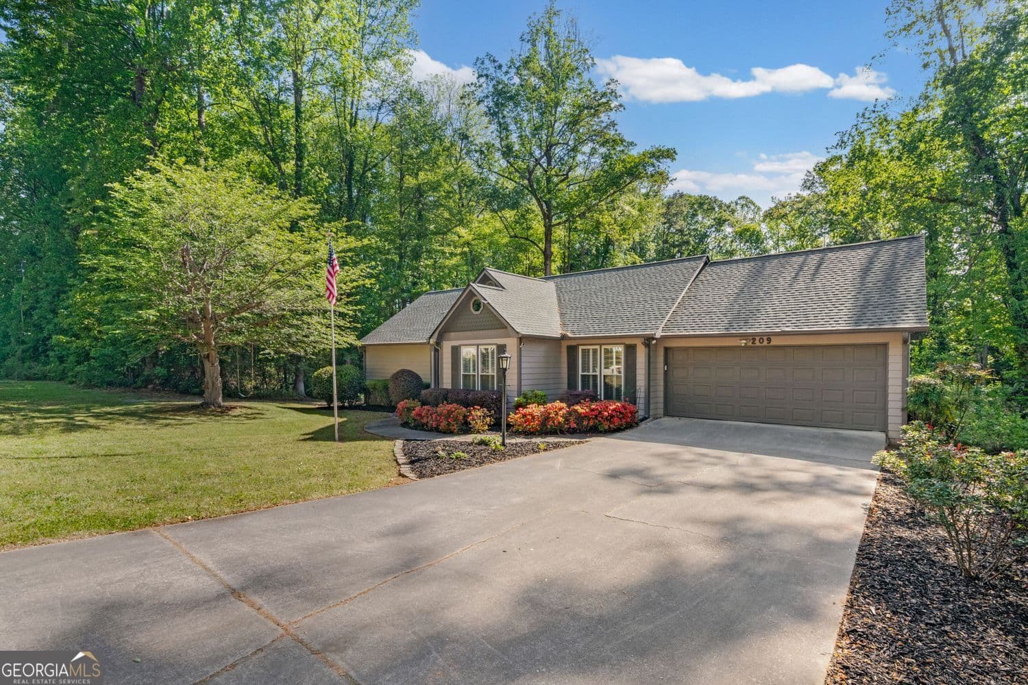 209 Farmington Trace — photo 2