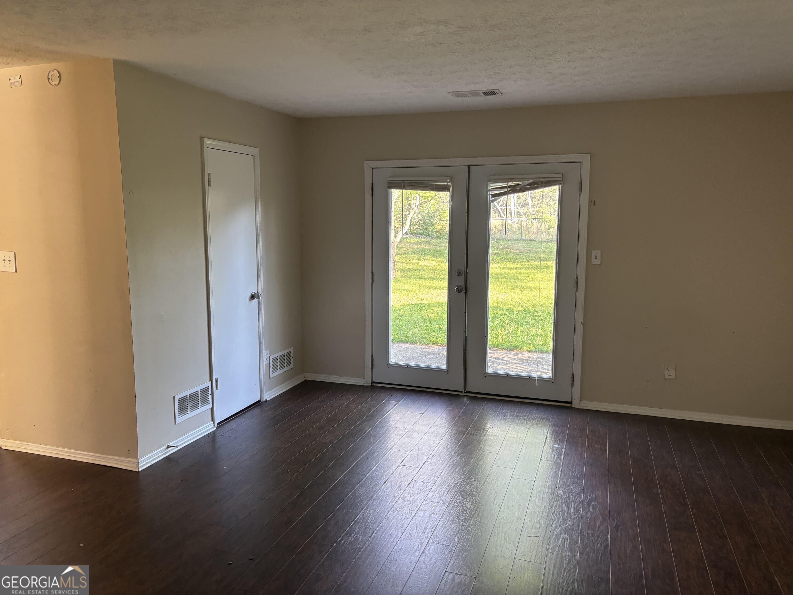 3326 Newbury Rd — photo 2