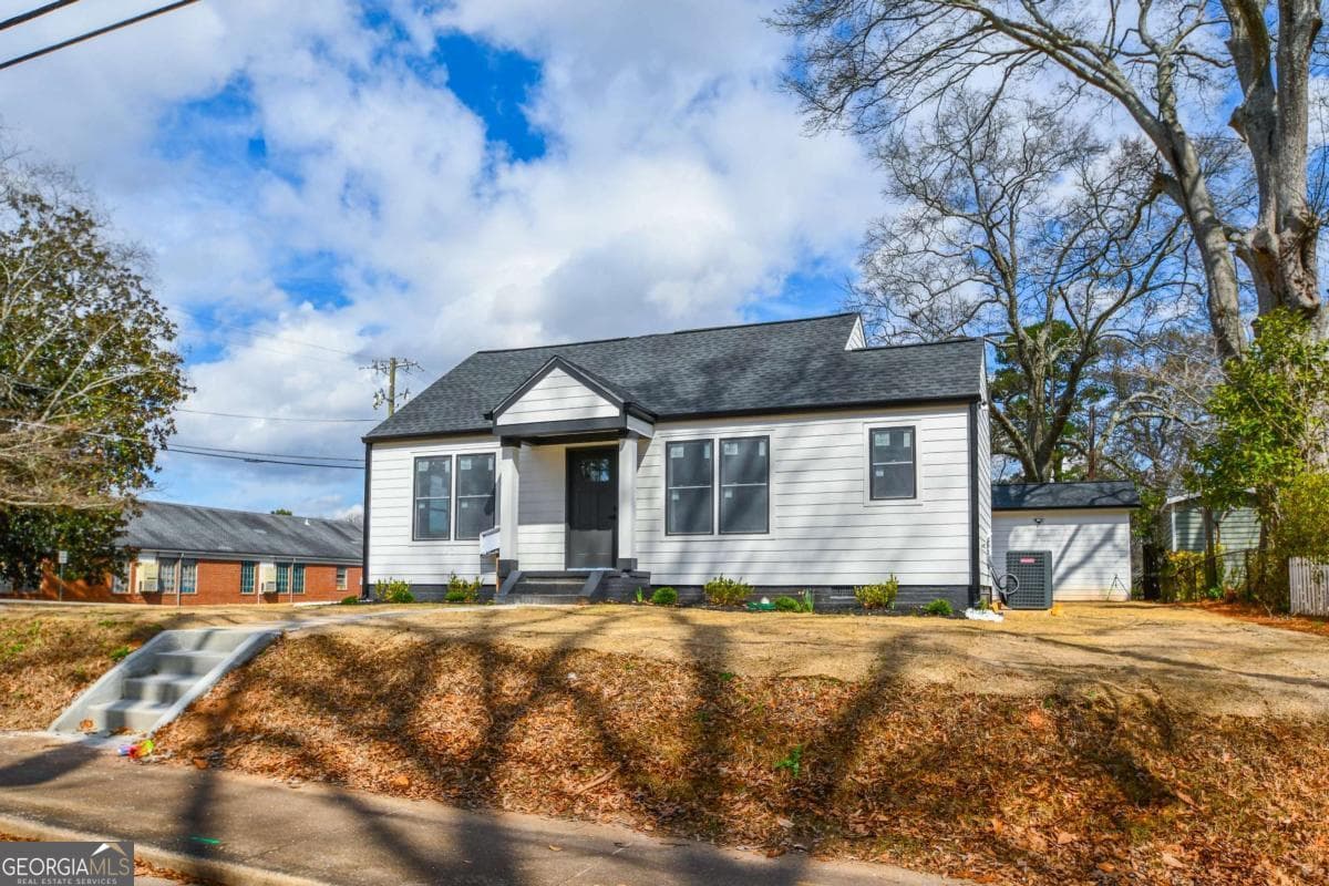 651 North Ave — photo 1