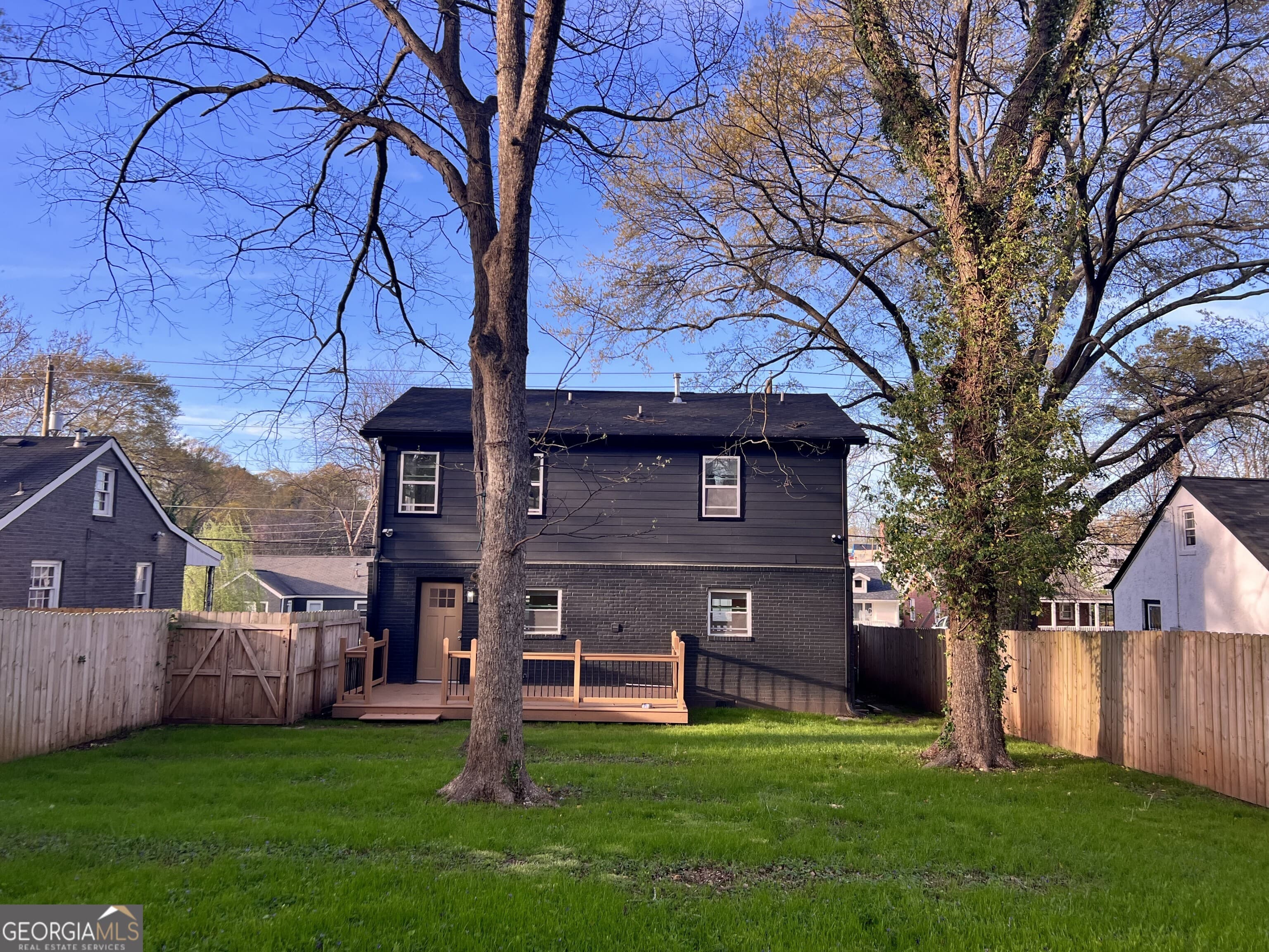 2455 Lynn Iris Dr — photo 2