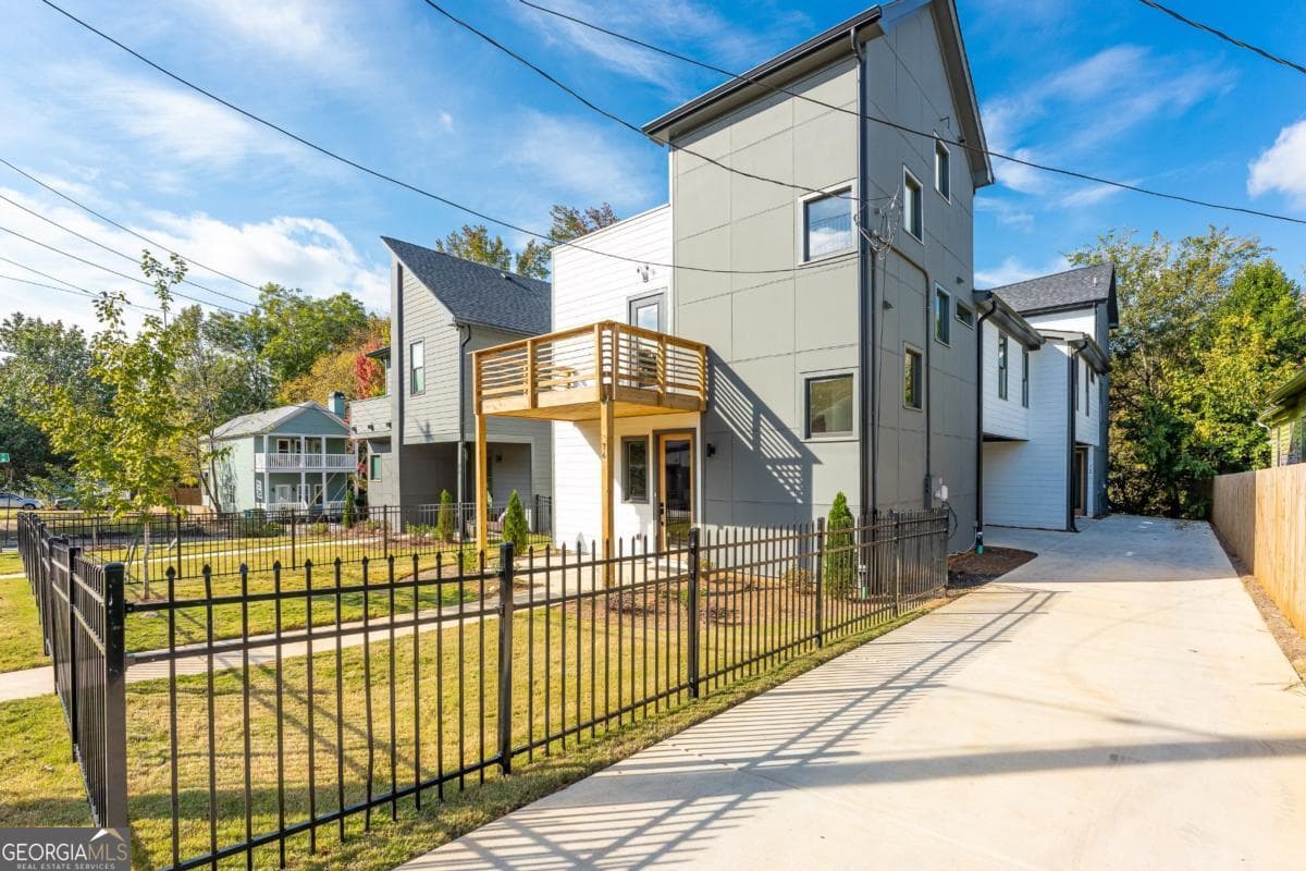 76 Mayson Ne Ave B — photo 2