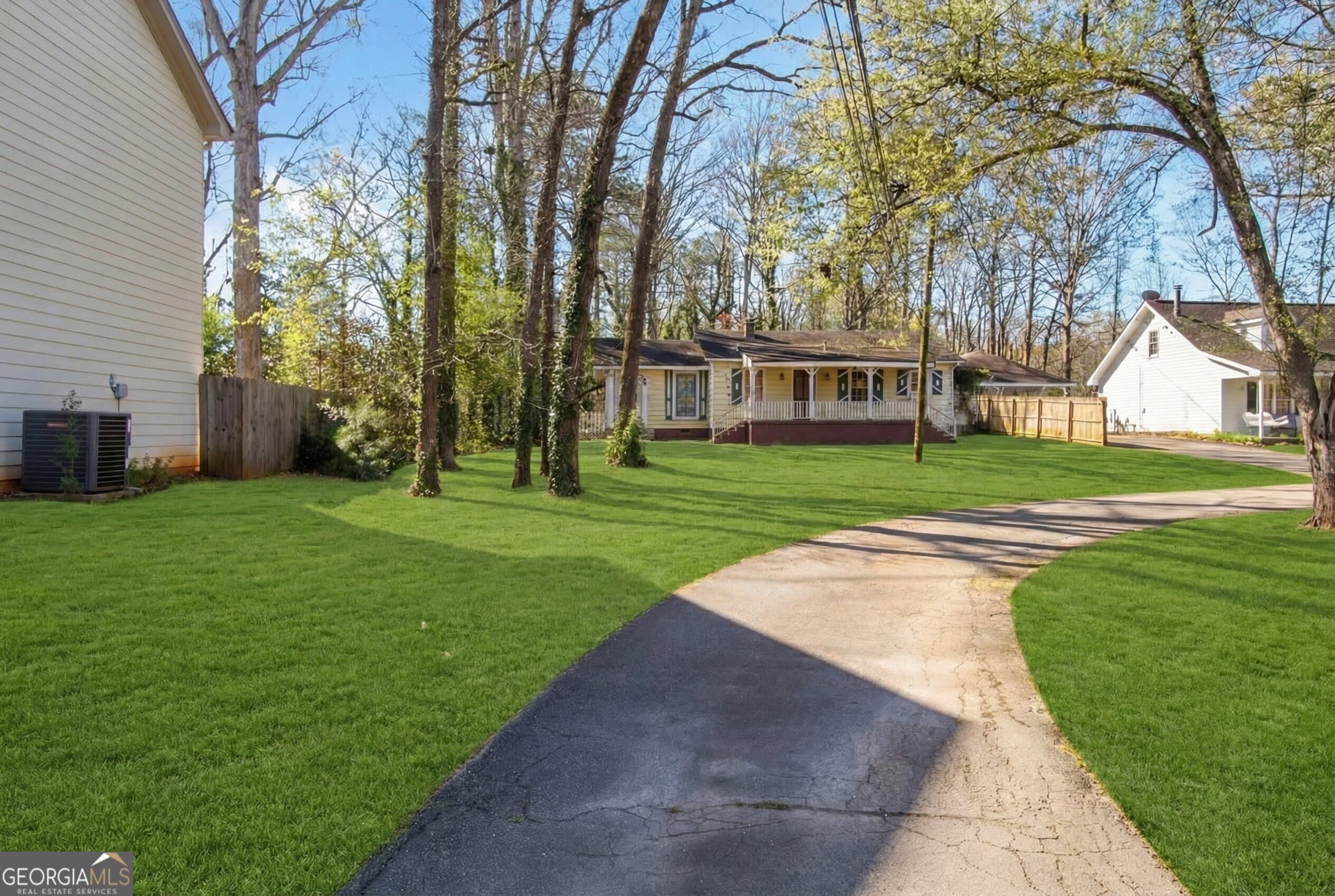 3031 Wilson Rd — photo 2