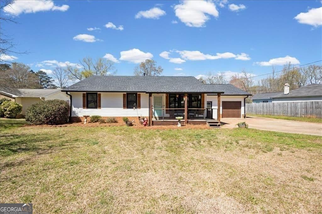 16 Windsor Way — photo 1