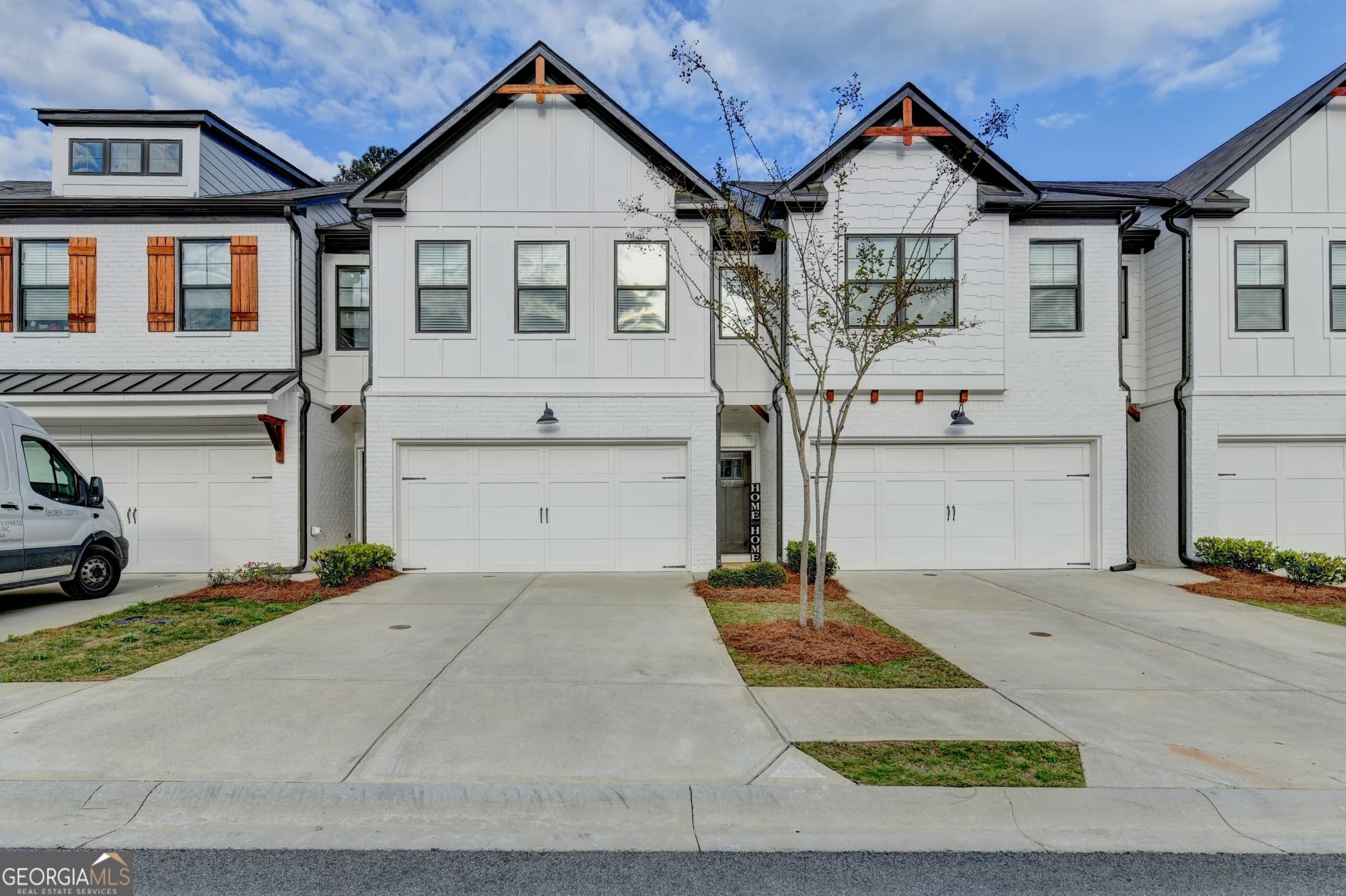 207 N Auburn Landing Pl — photo 2