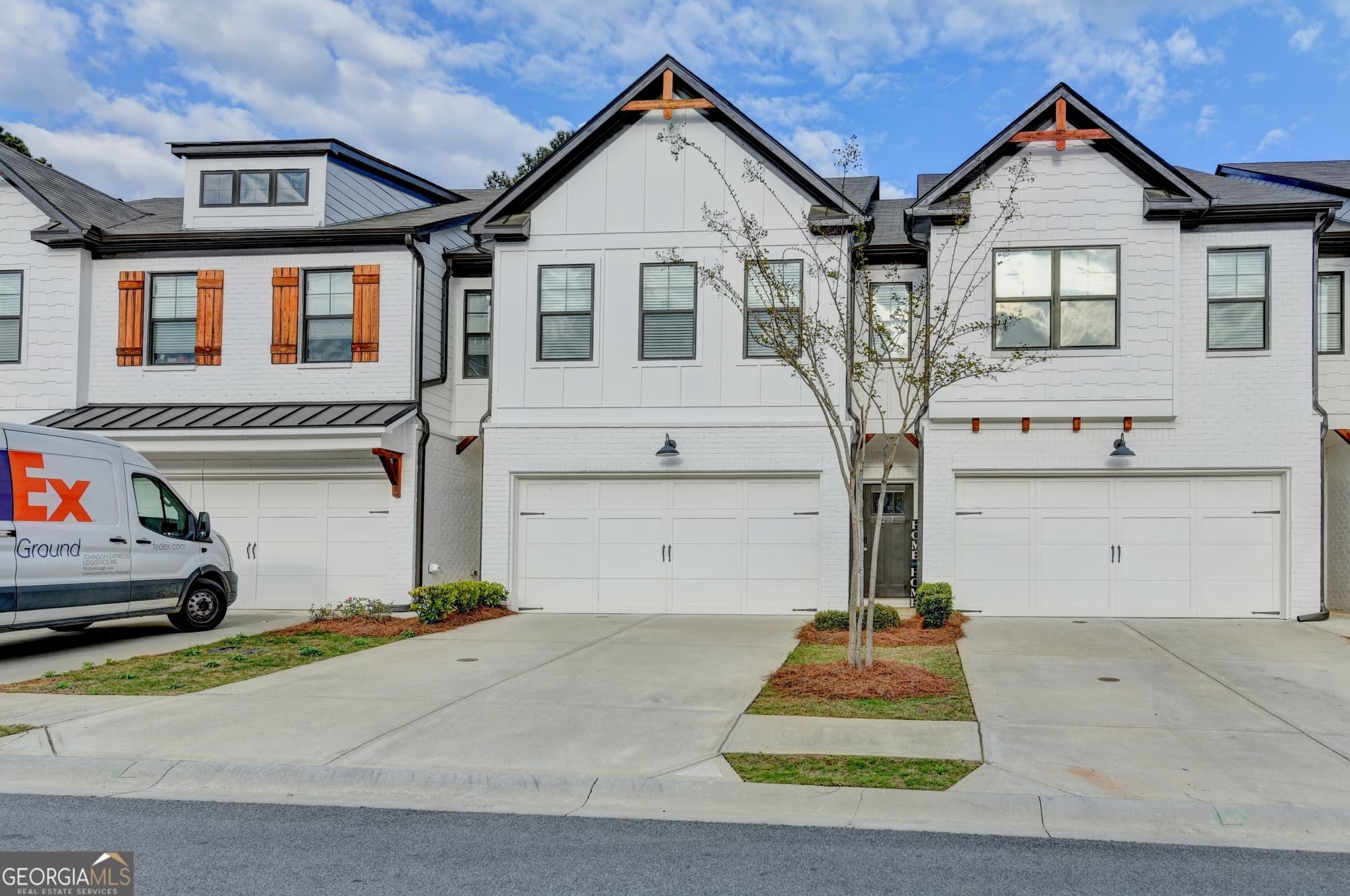 207 N Auburn Landing Pl — photo 1