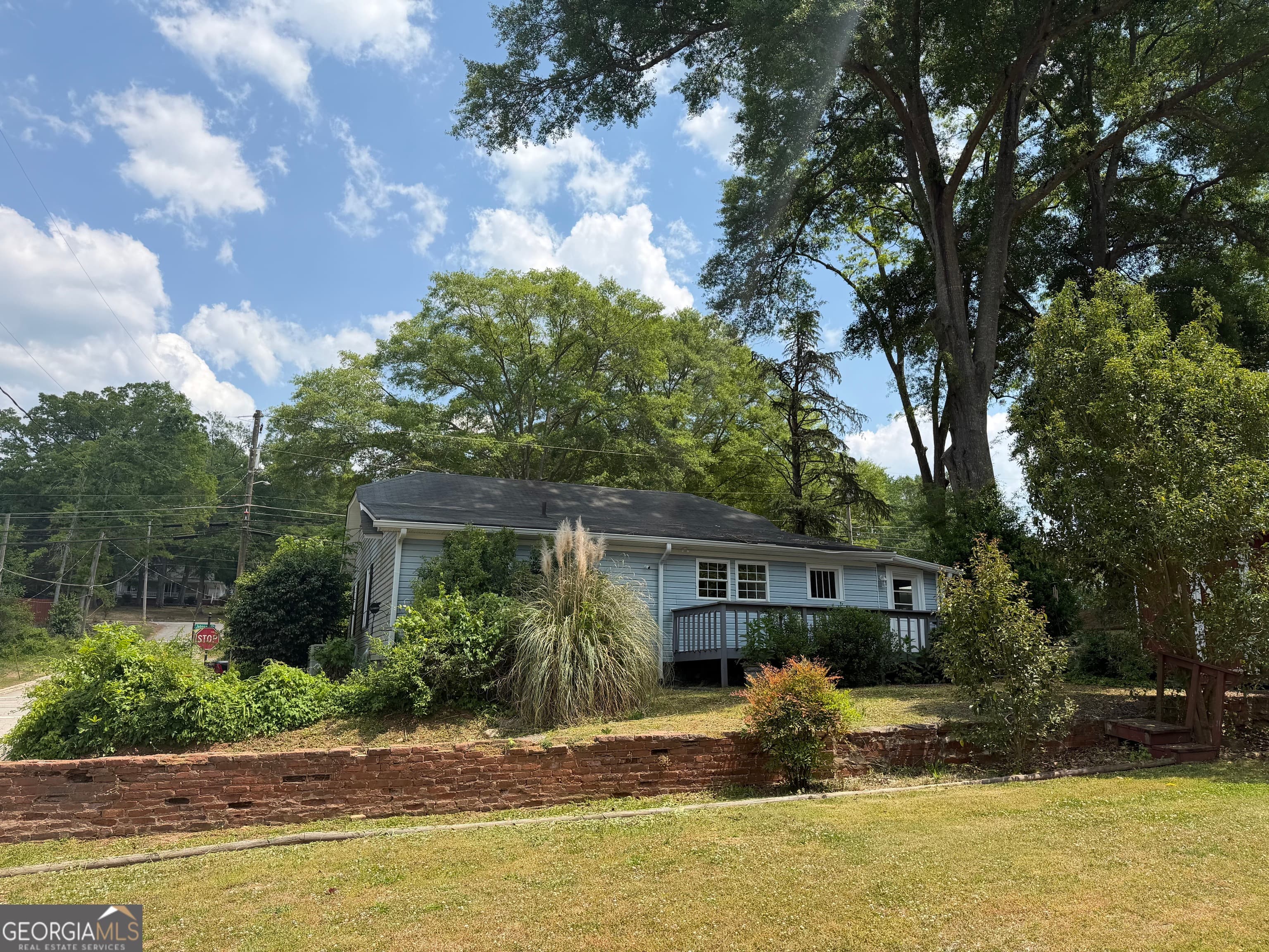 102 Johnson St — photo 2