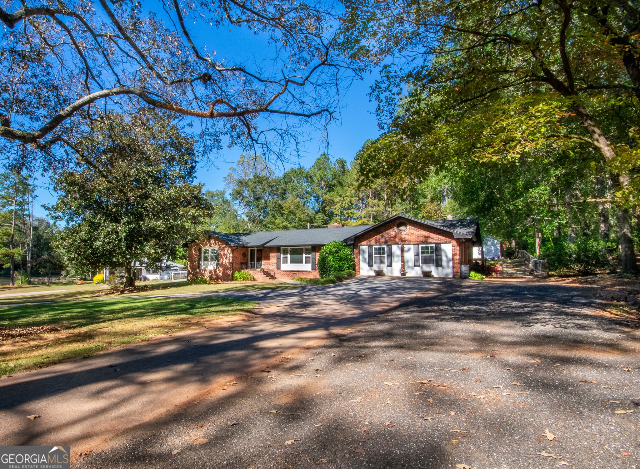 163 Sheppard Dr — photo 1