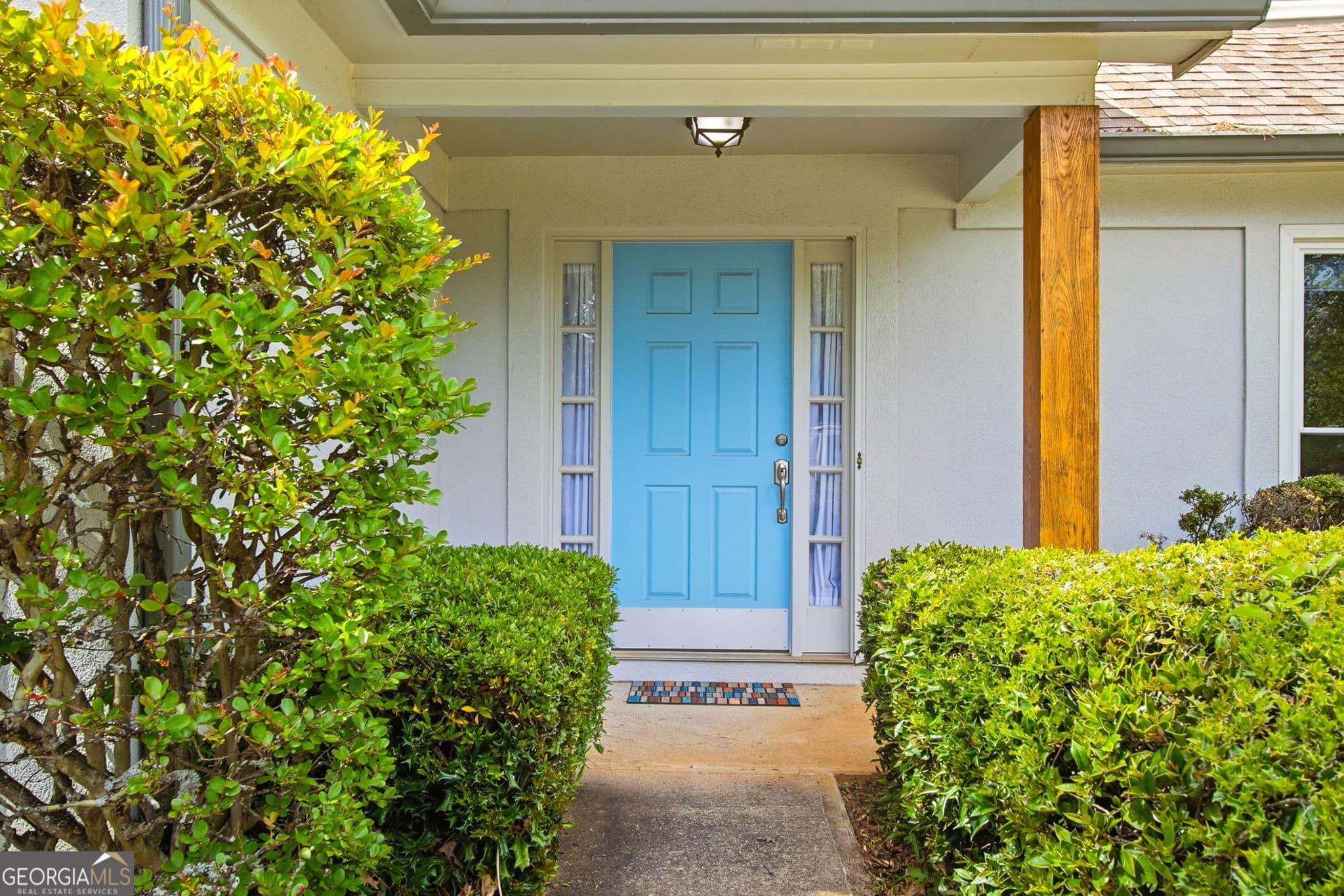 140 River Terrace Point — photo 2