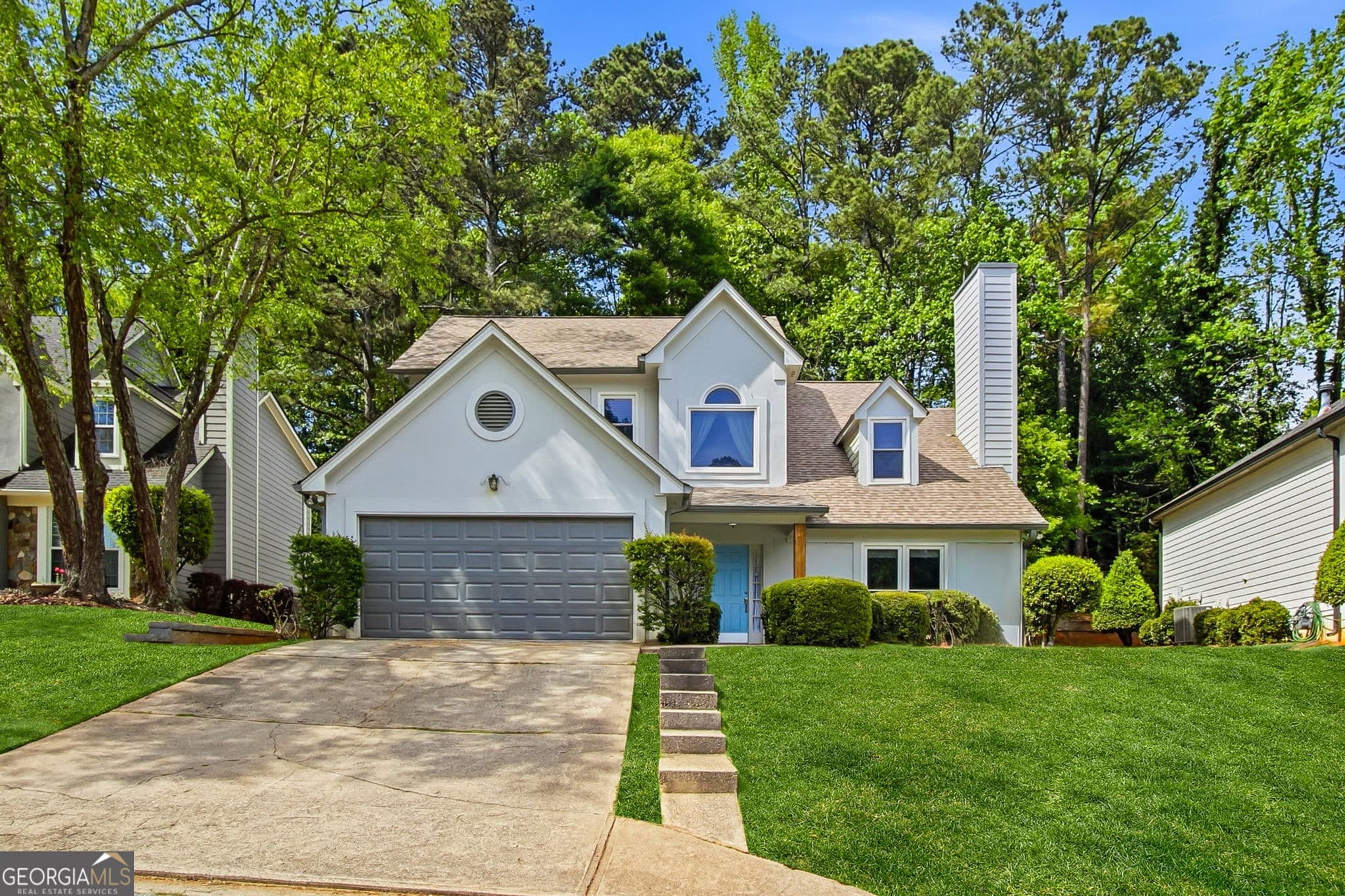 140 River Terrace Point — photo 1