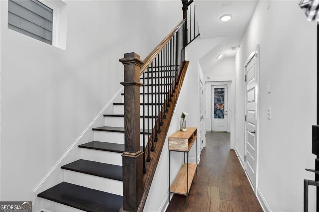 513 Broadview Ne Pl — photo 2