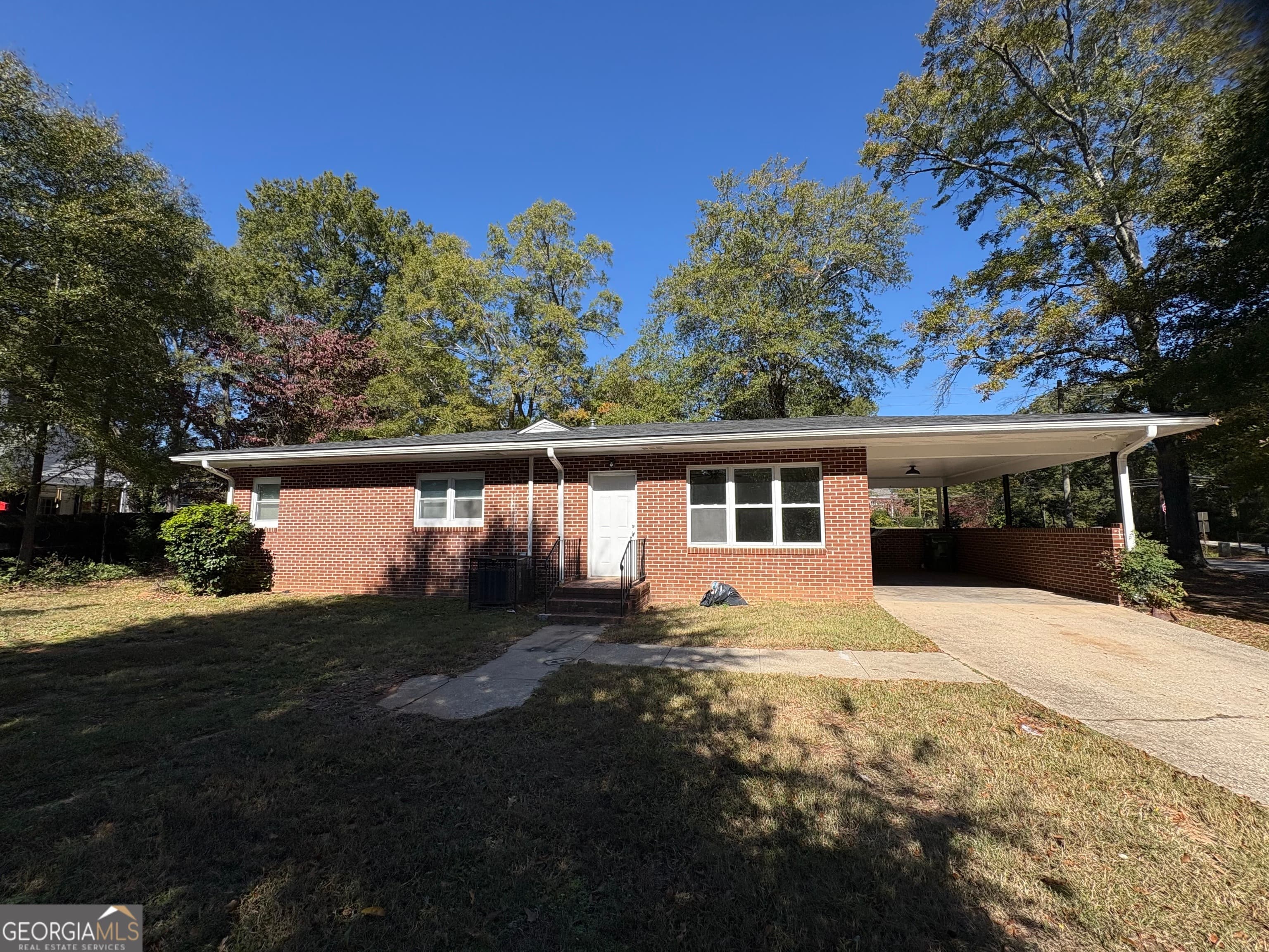 940 E Church St — photo 1