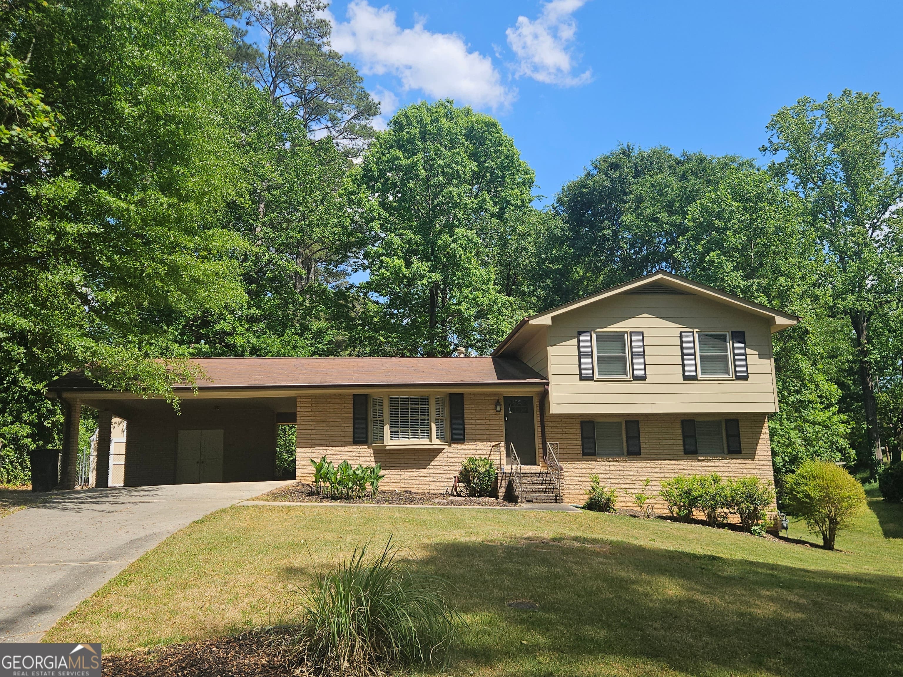 3175 Foxwood Trail — photo 1