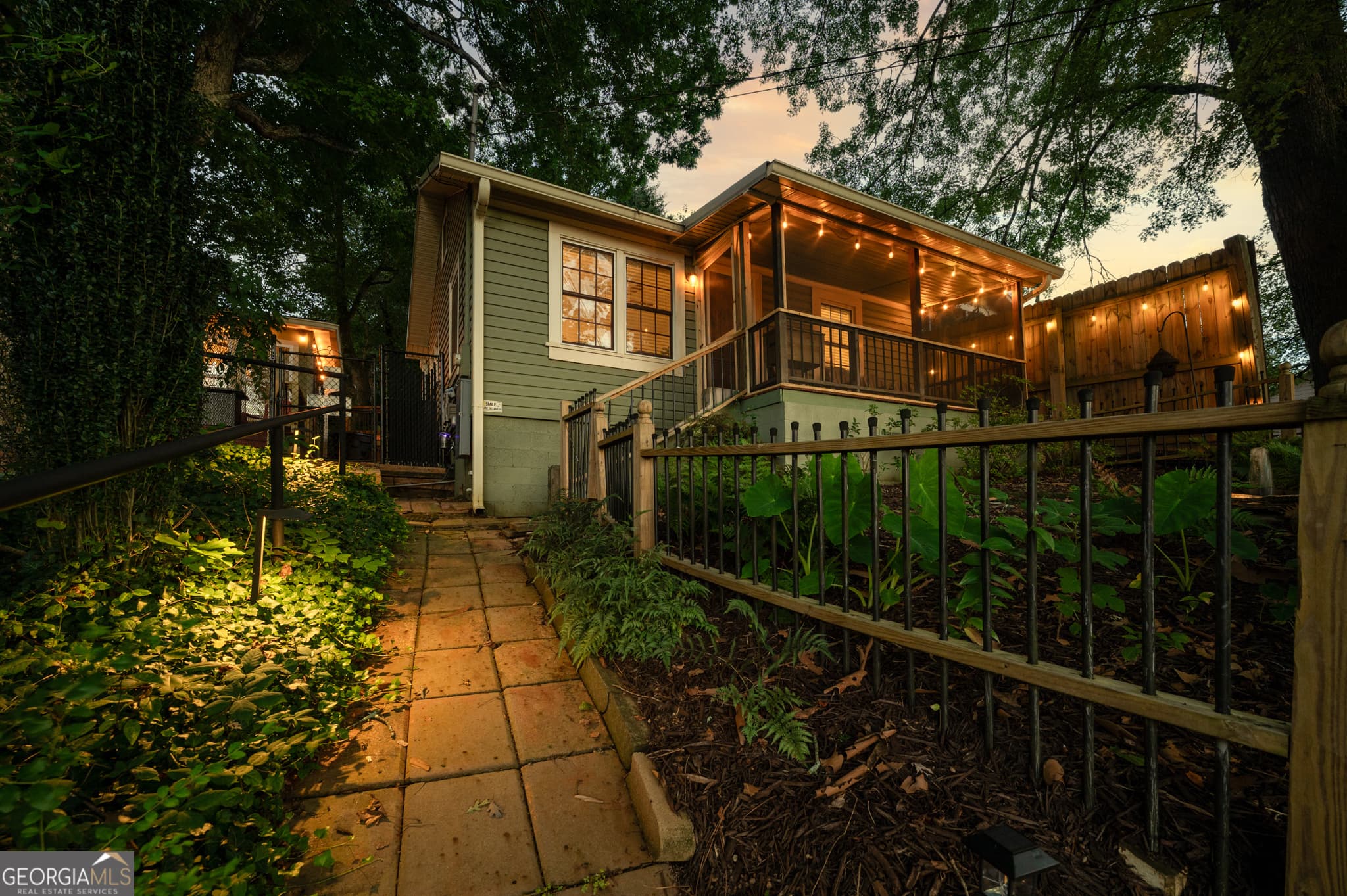 63 Messer Loop — photo 1