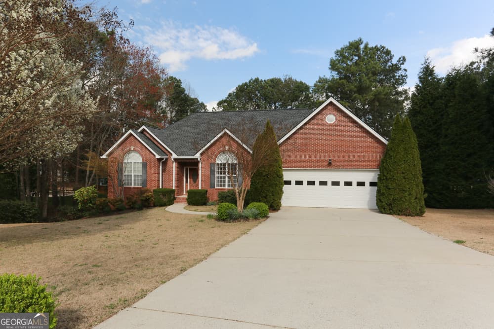 130 Watson Dr — photo 1