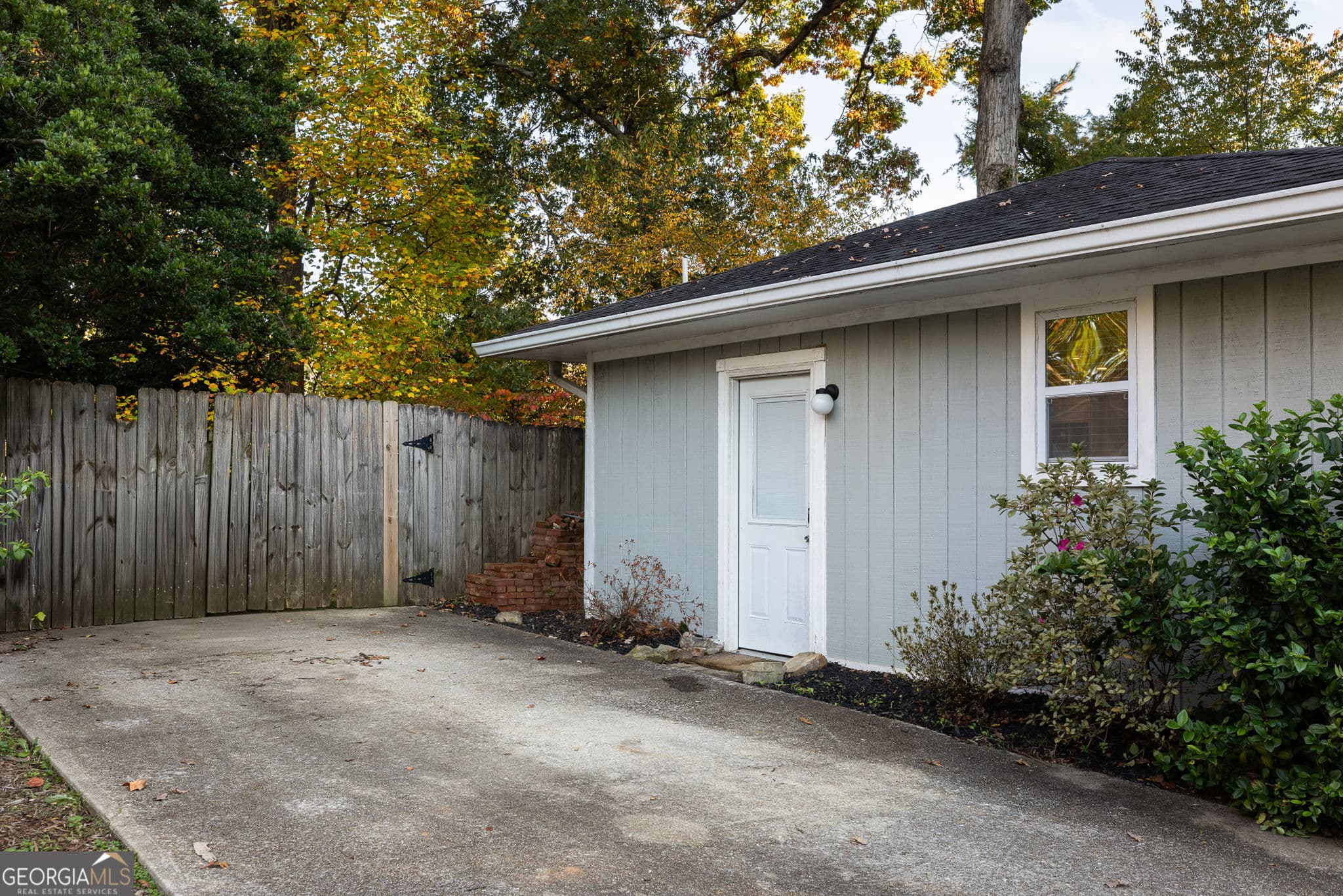 811 Whelchel Dr — photo 32