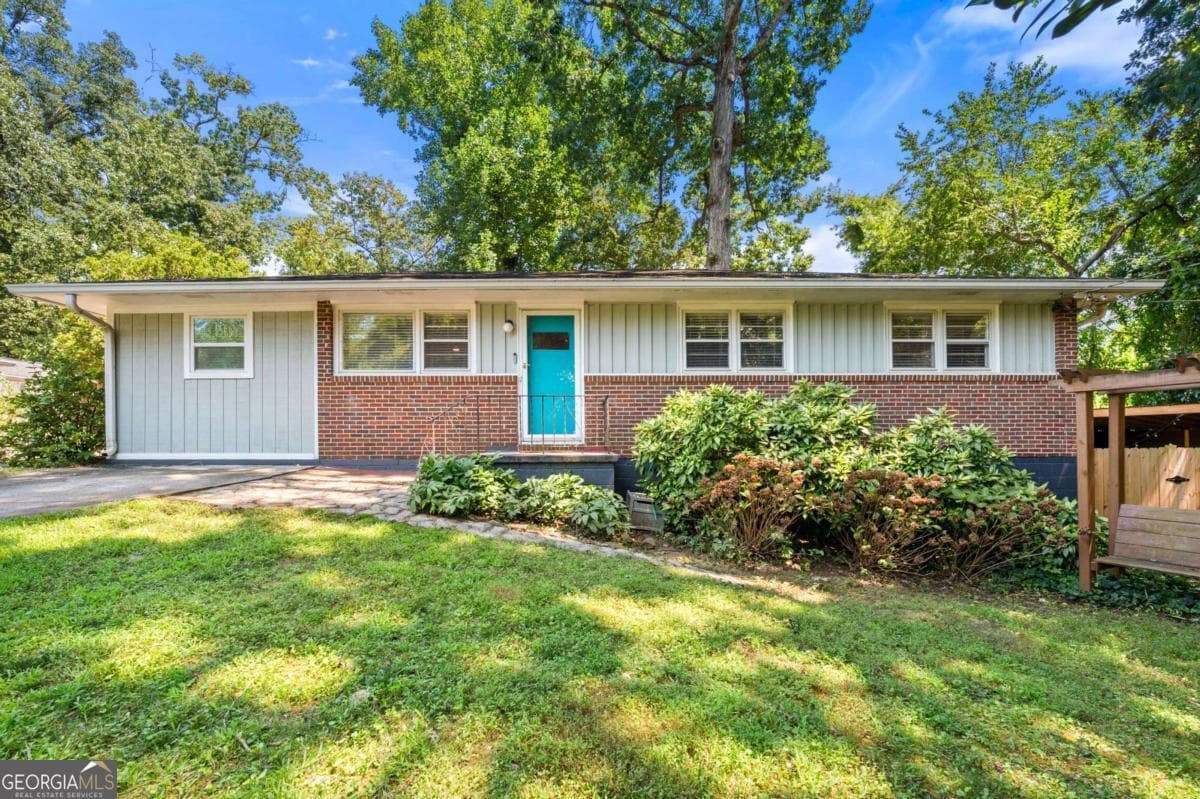 811 Whelchel Dr — photo 1