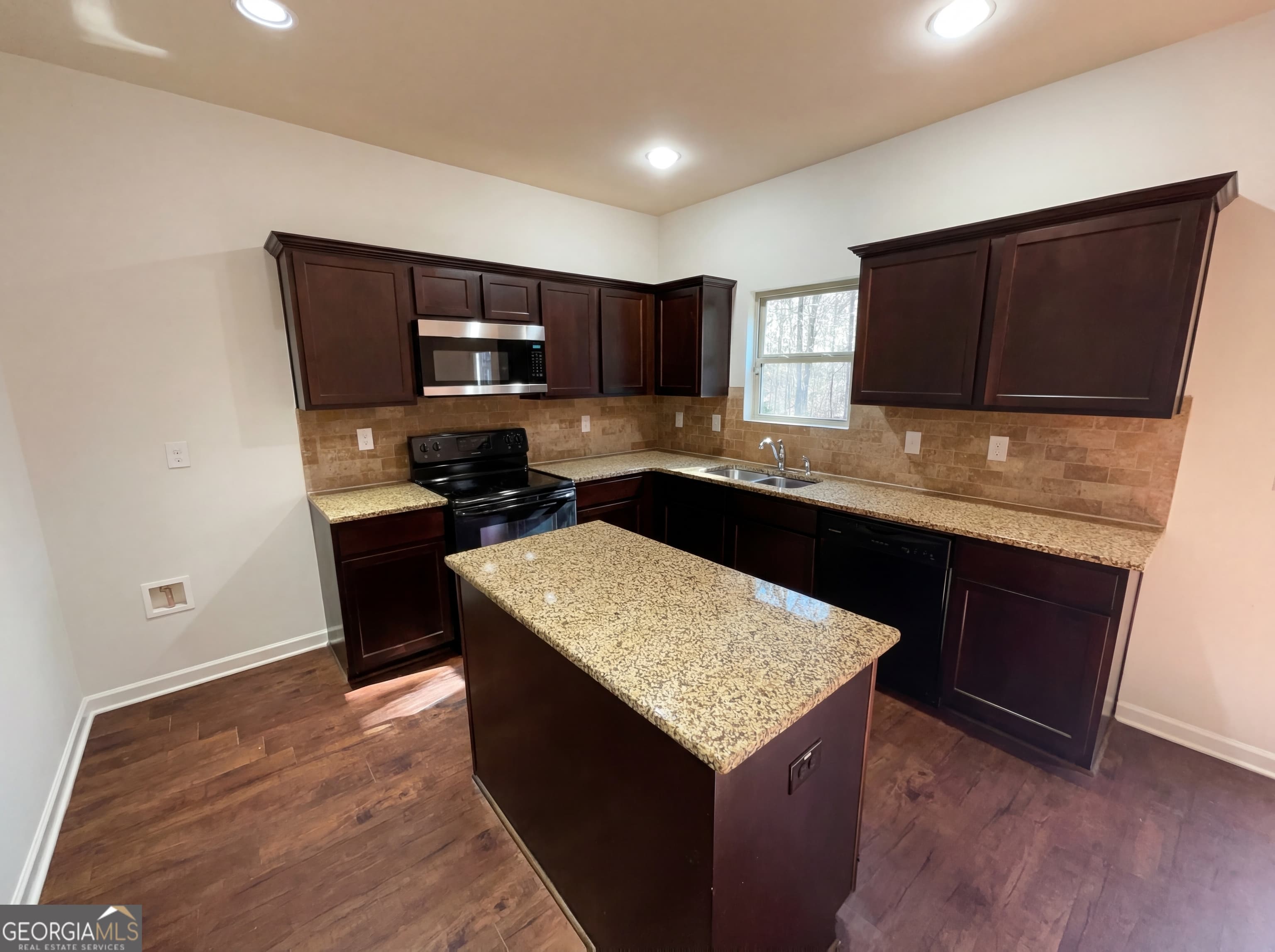 1209 Vienna Ct — photo 2