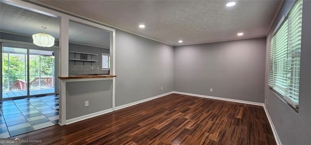 1096 De Leon Ct — photo 2