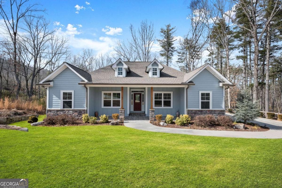 562 Yonah Lake Dr — photo 1