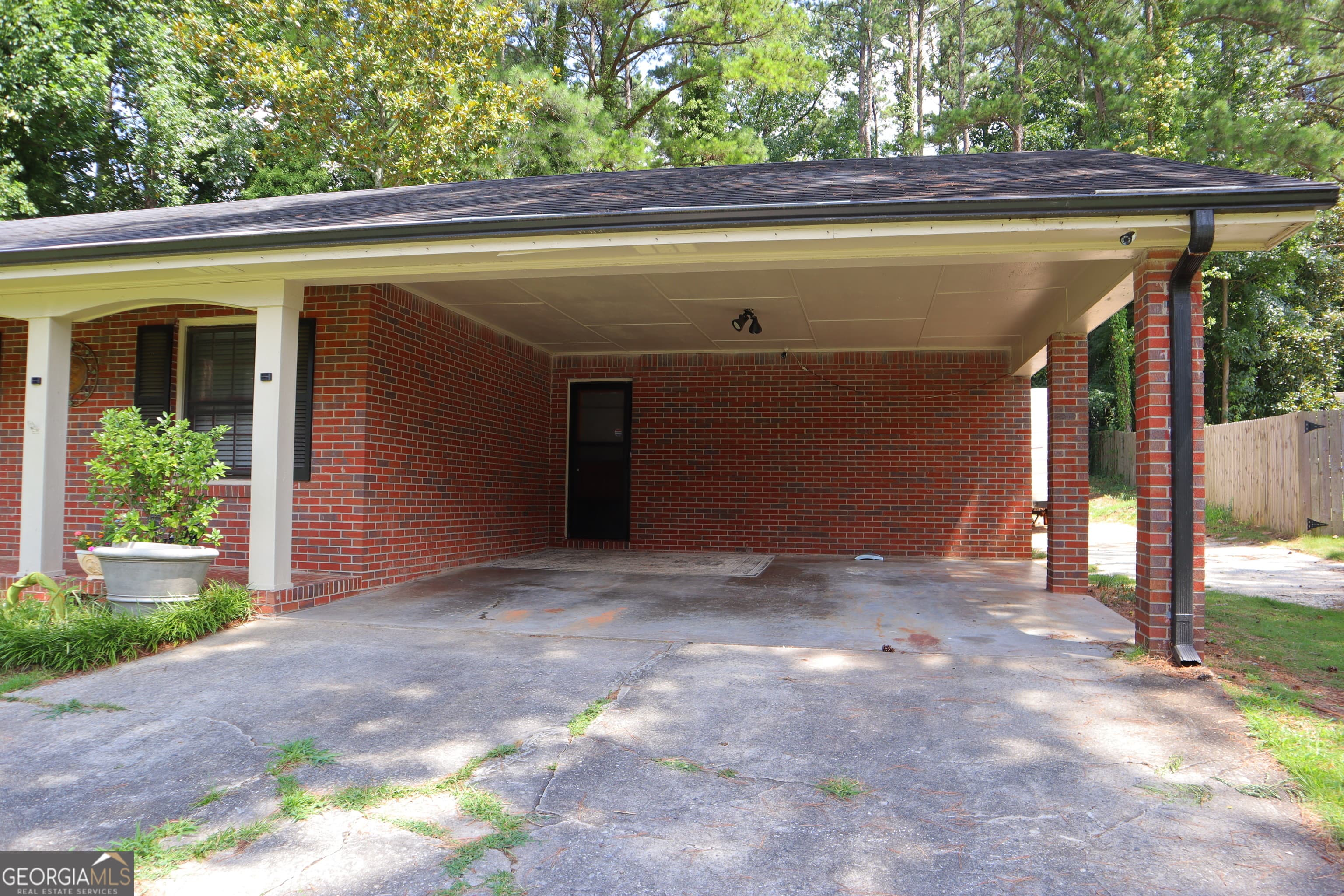 2586 Brandon Rd — photo 2