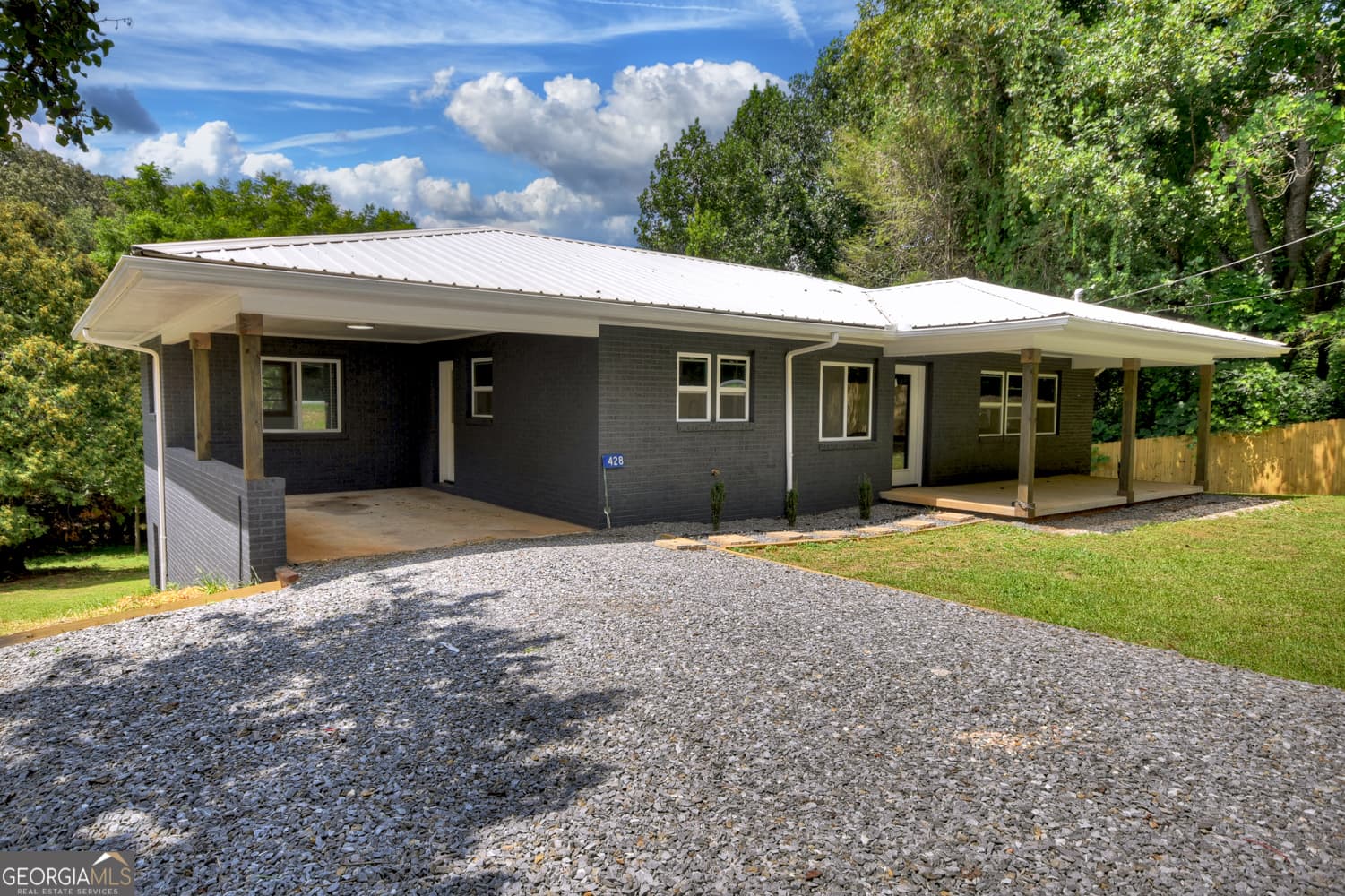 428 Kingtown St — photo 1