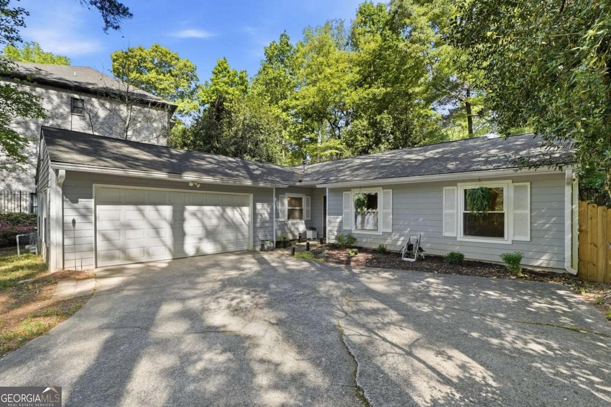 2645 Indian Lake Dr — photo 1