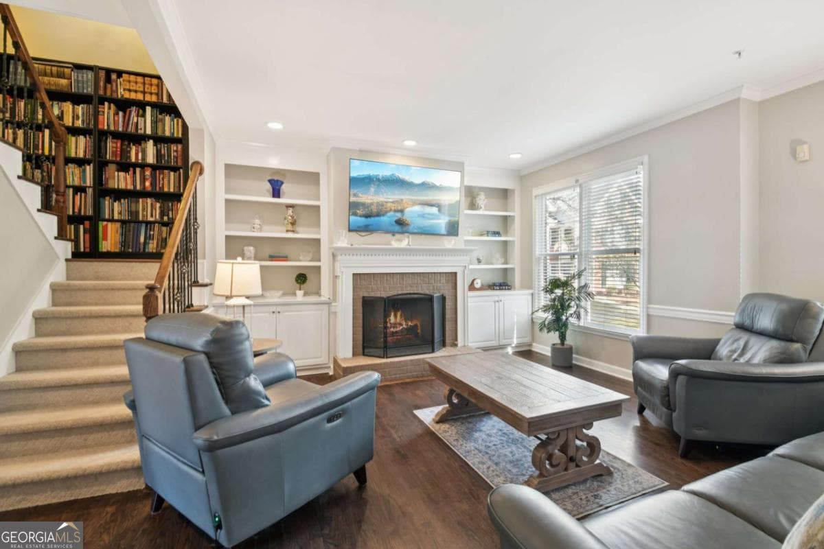 1192 Brookhaven Ne Glen — photo 2