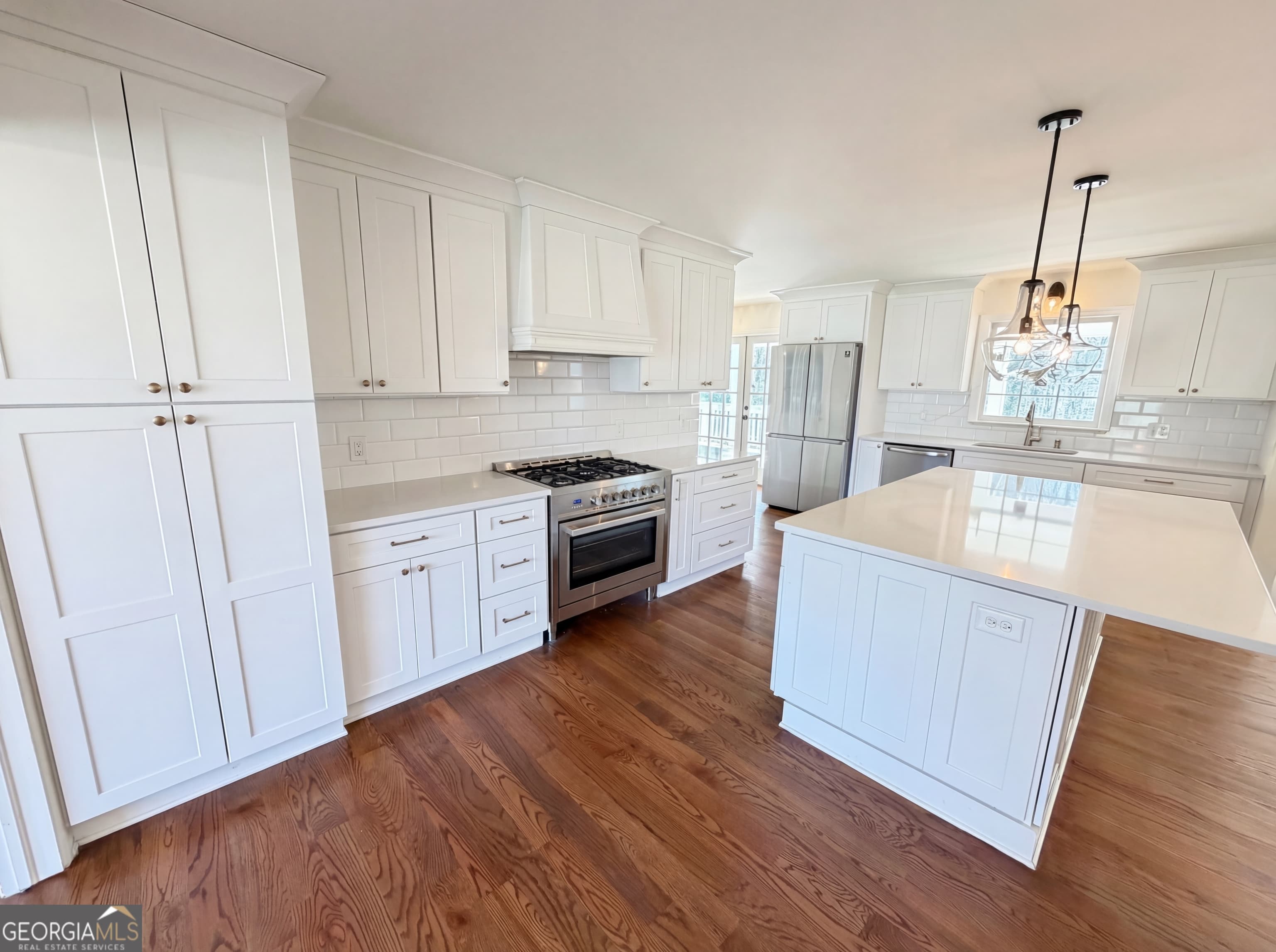 174 Lovelace Ln — photo 2