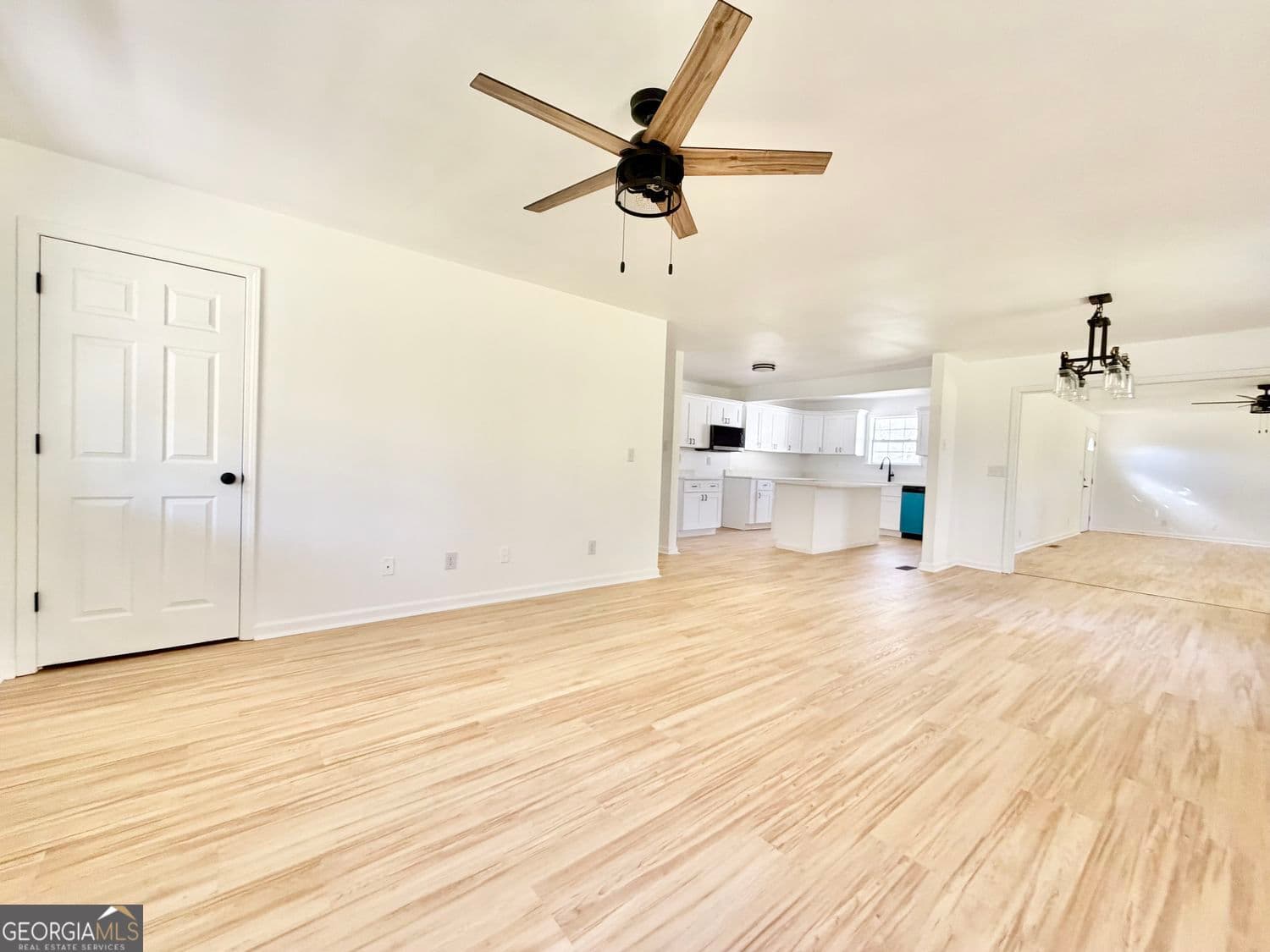 3 Robin Hood Ne Rd — photo 2