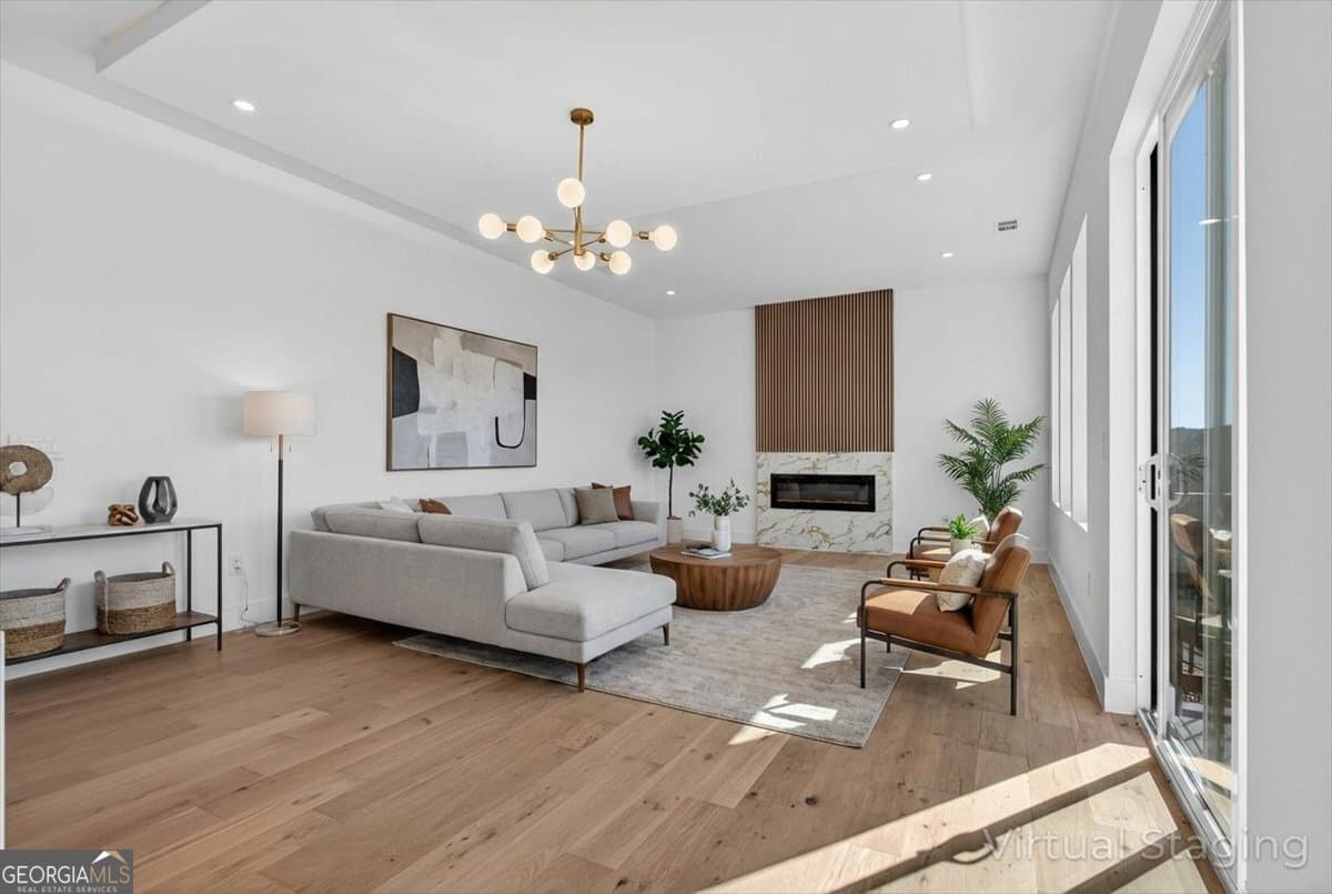 164 Railroad St — photo 2