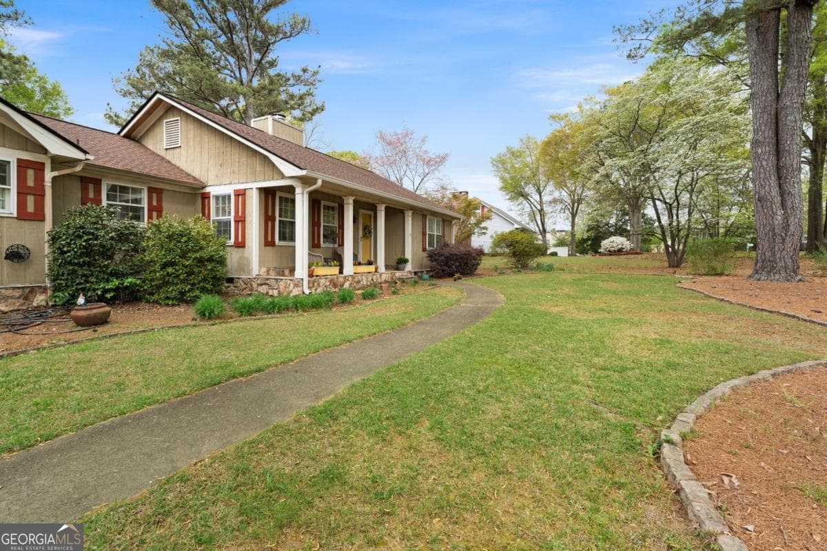 140 Plymouth Dr — photo 2