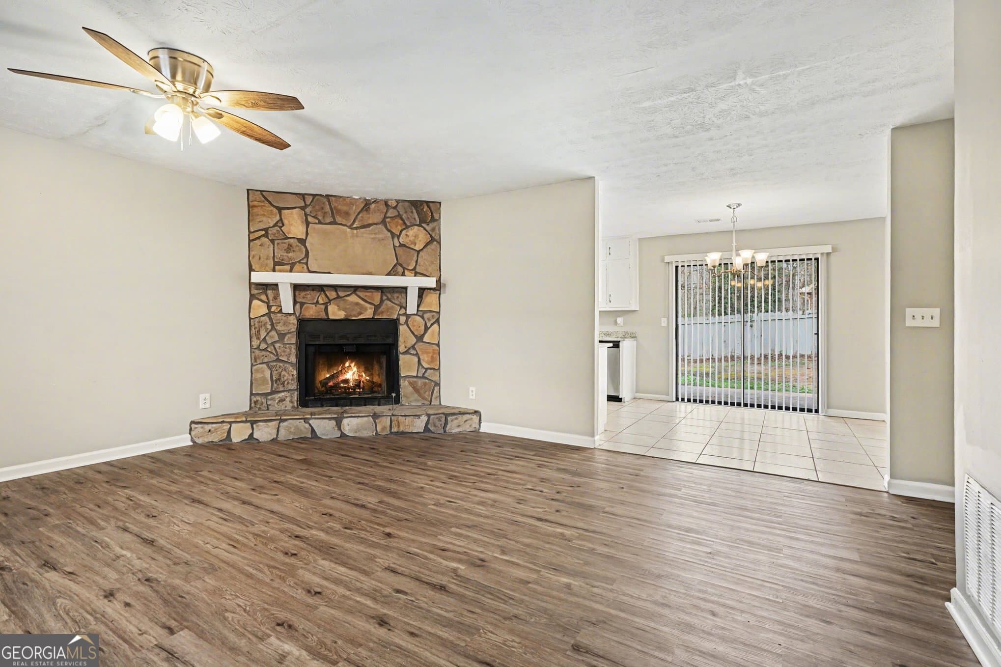 2221 Davis Oaks Ct — photo 2