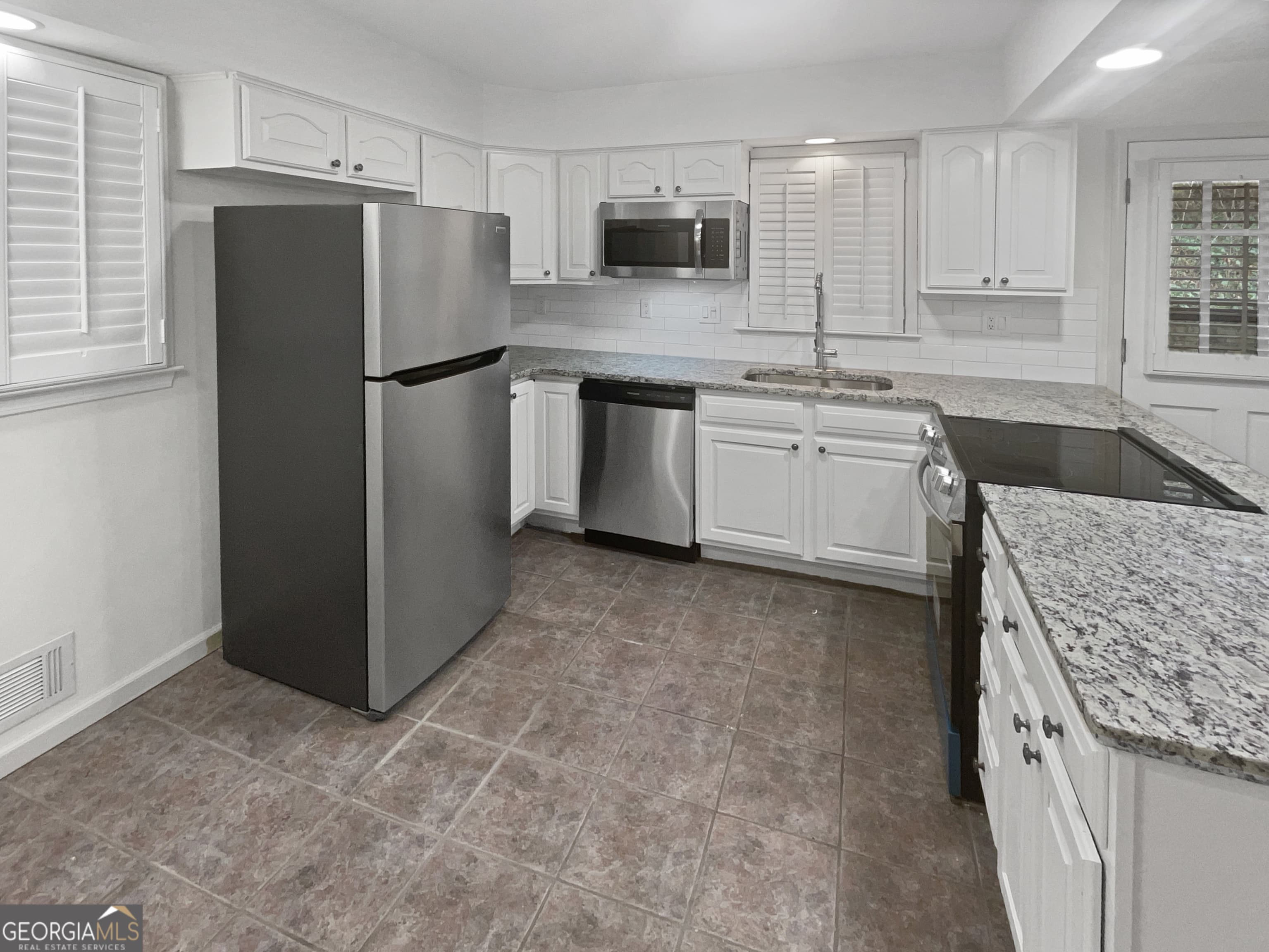 3969 Briaridge Circle — photo 2