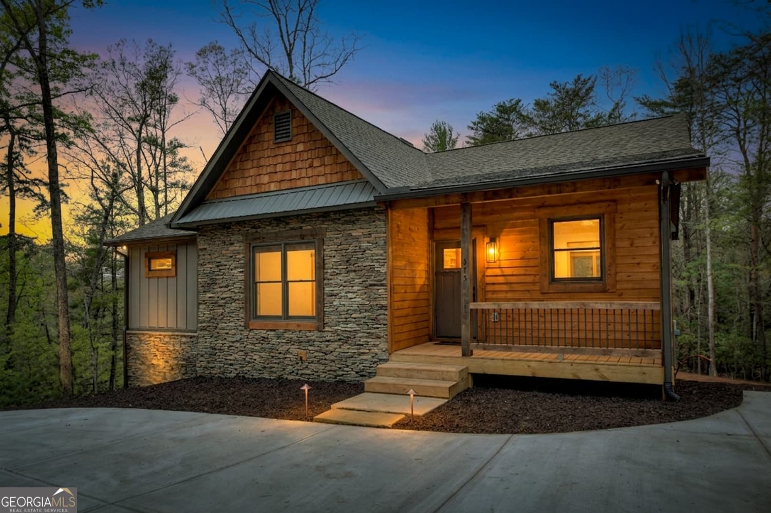 375 Seneca Dr — photo 2