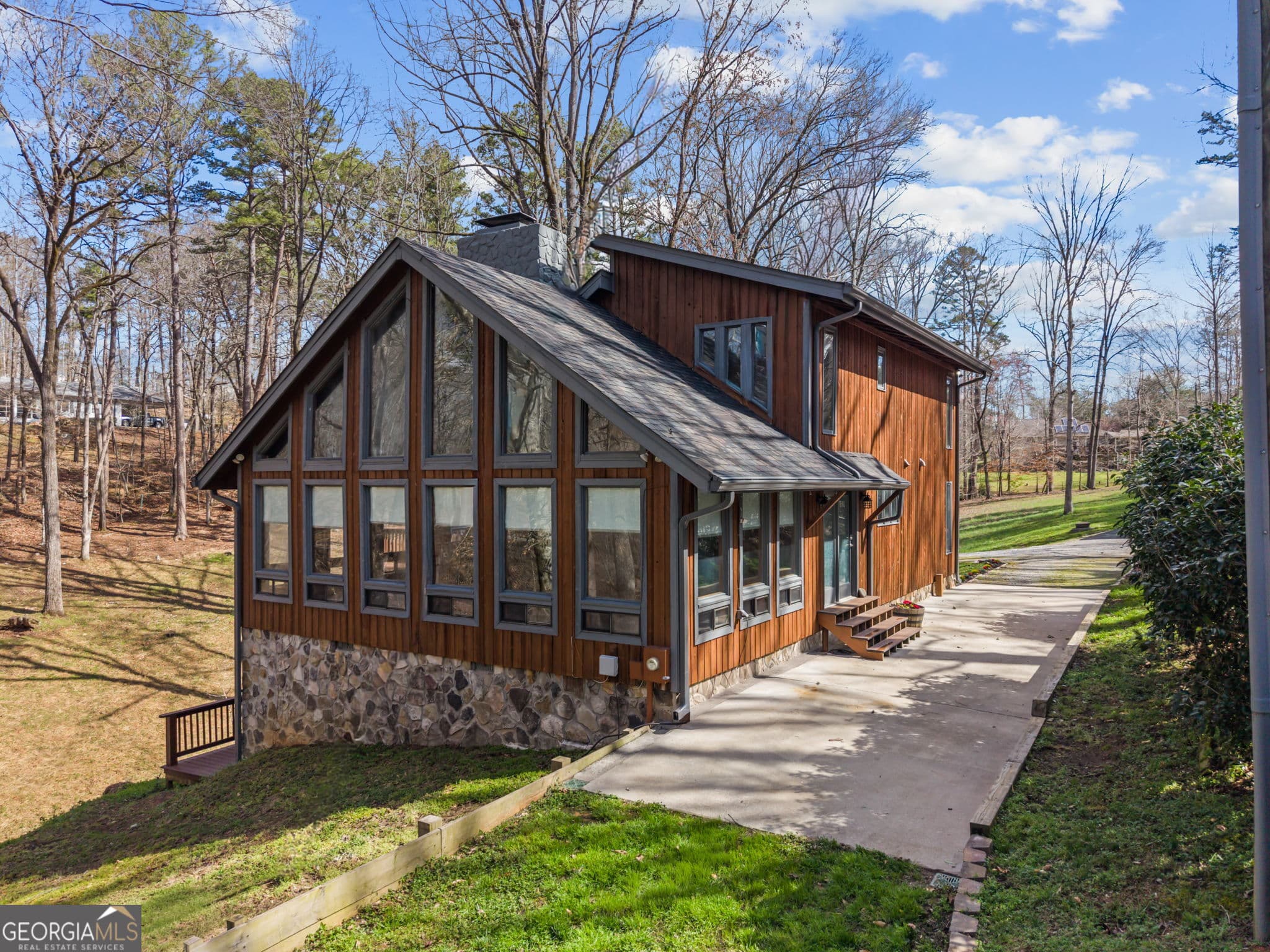 5530 Bourbon Dr — photo 1