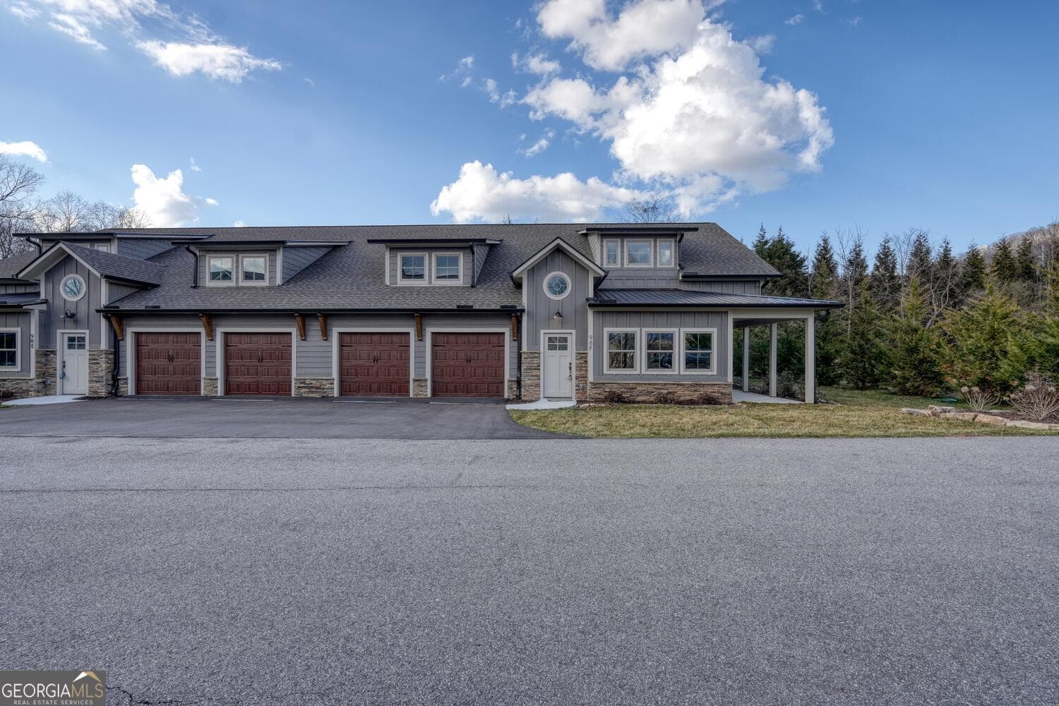 98 Brett Way F — photo 2