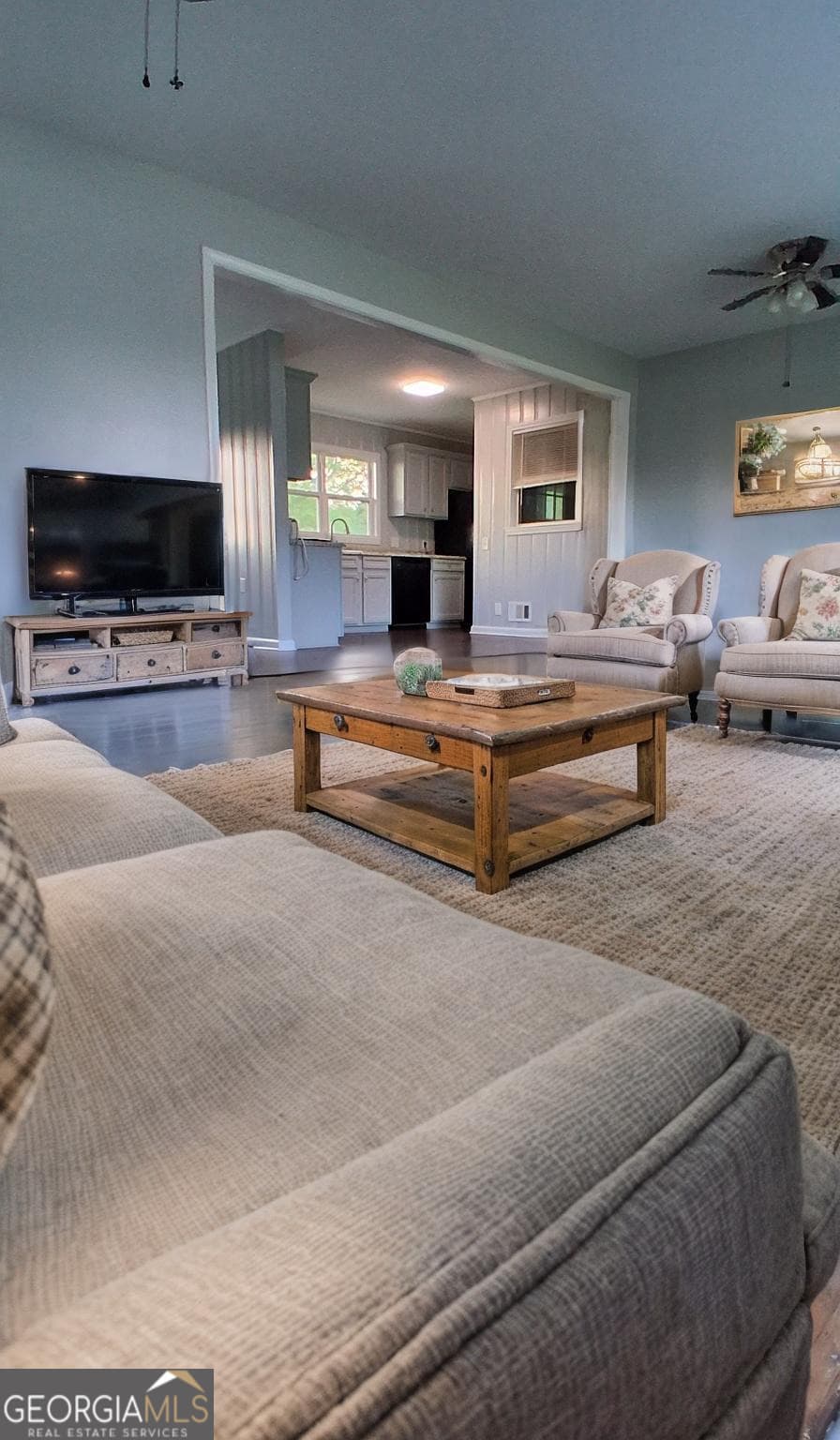 144 Clifford St — photo 2