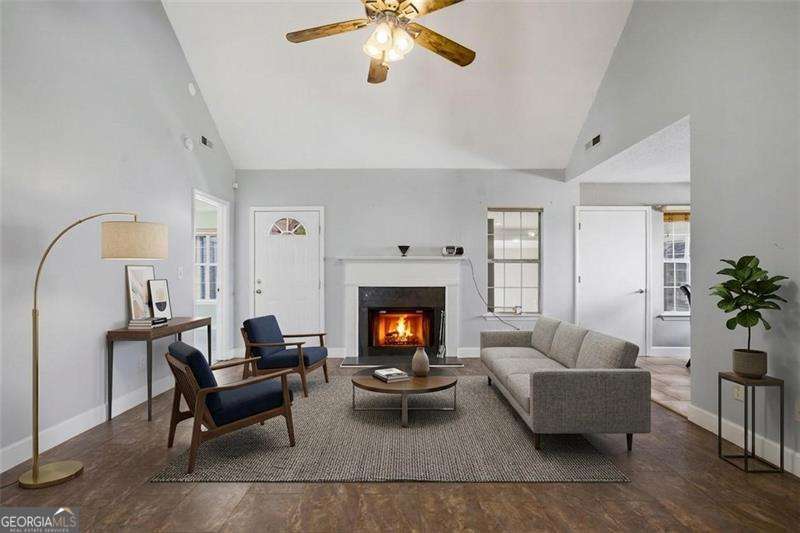 5639 Isleworth Ct — photo 2