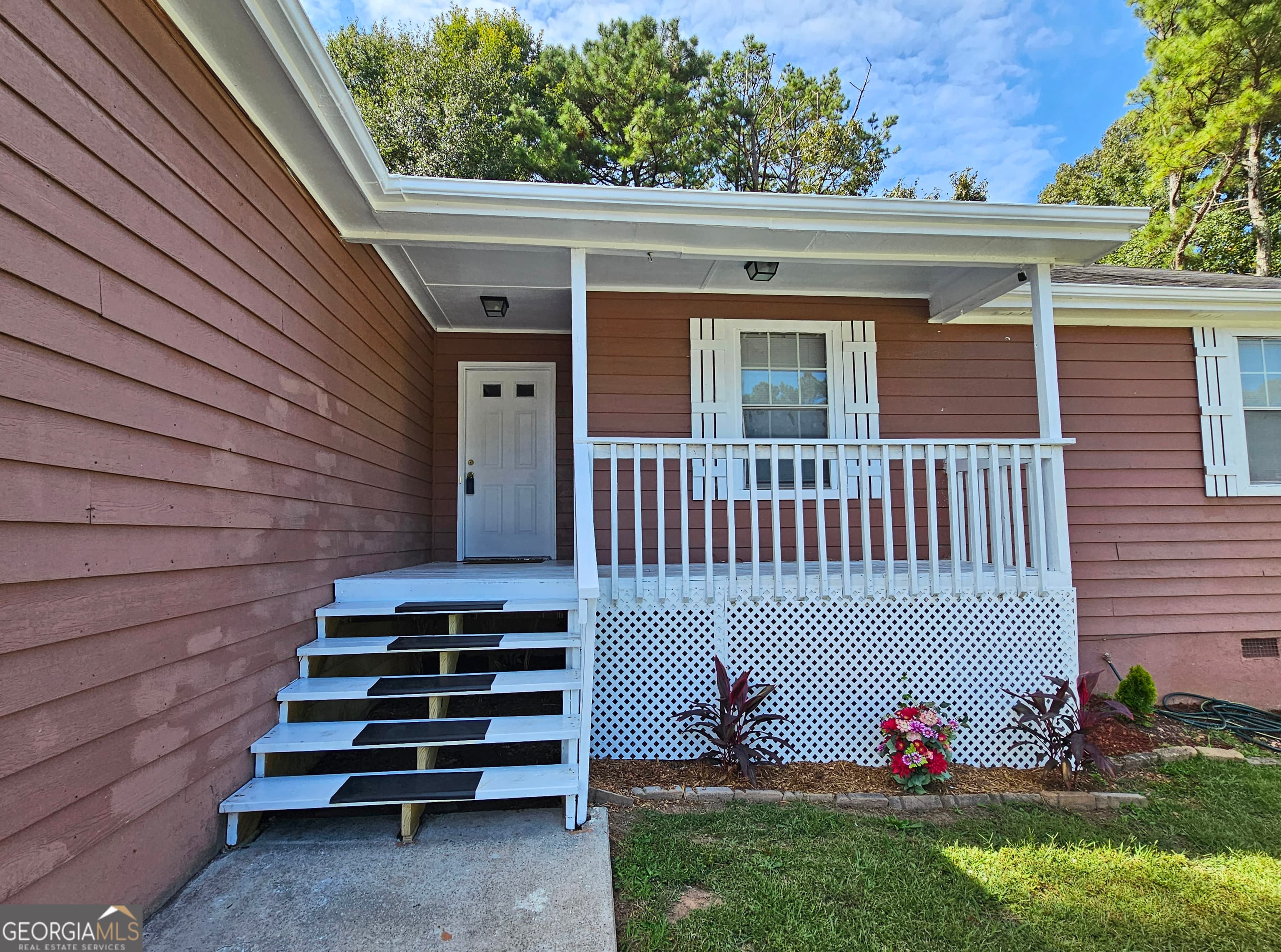 2107 Bedford Ct — photo 2