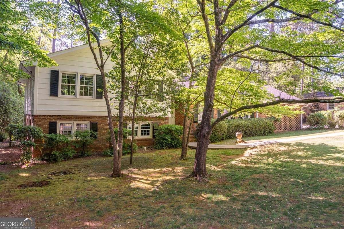 155 Crestwood Dr — photo 1